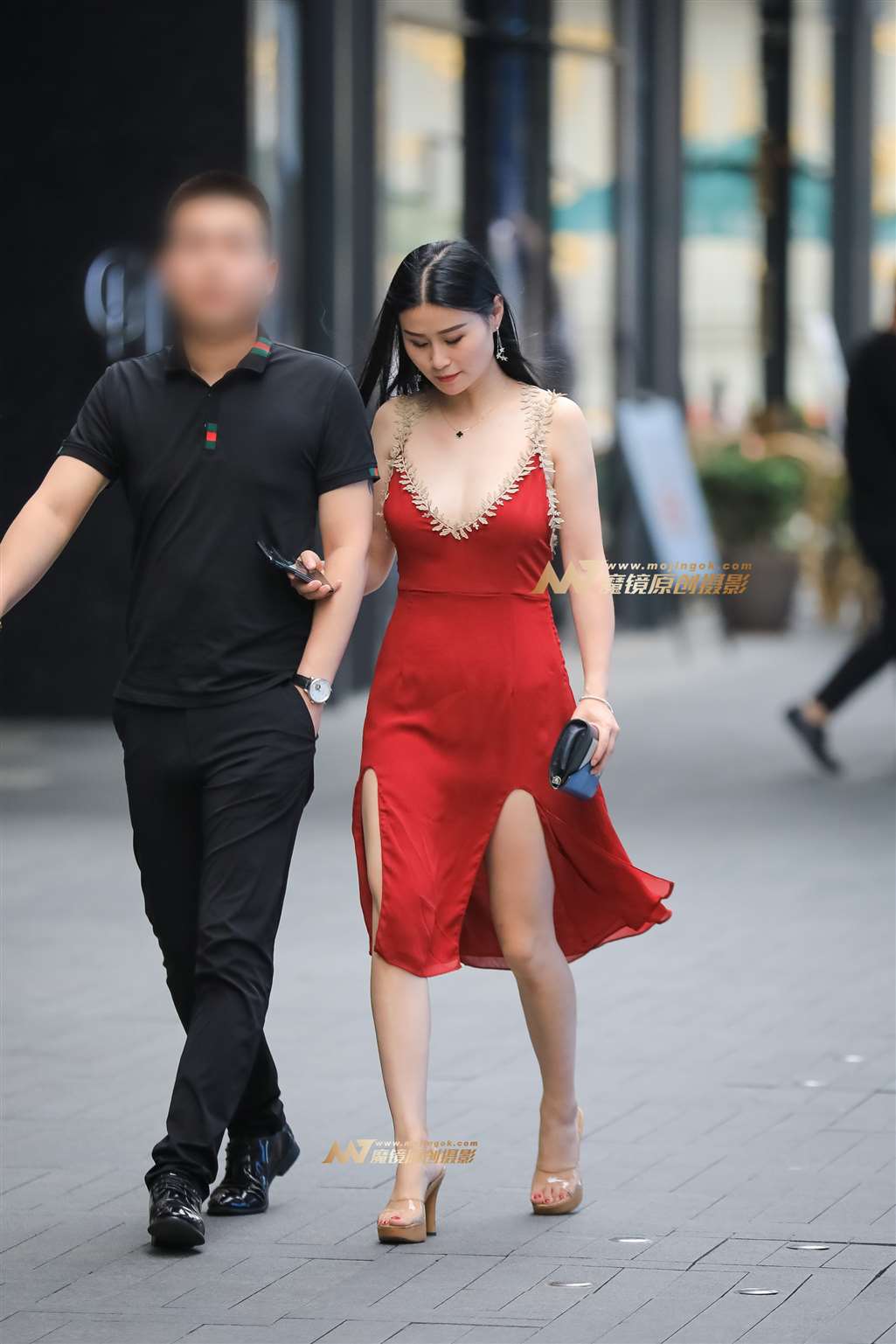 图片[4]-【凯恩赛帖】低胸养眼长裙 凸显性感女人味!-流行馆