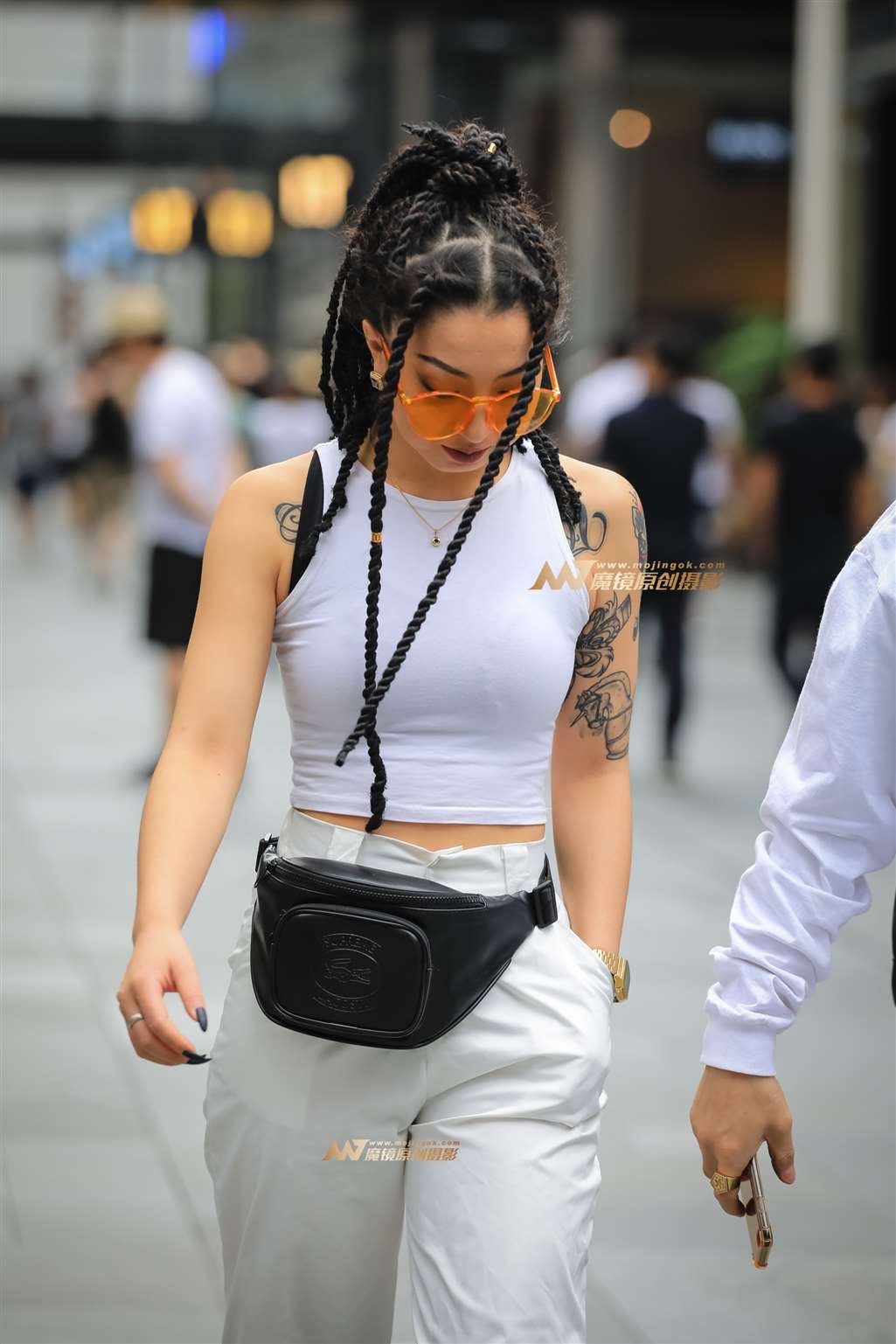 【凯恩时尚街拍NO.2】时髦的发型酷酷的纹身 潮范儿十足-街拍流行馆