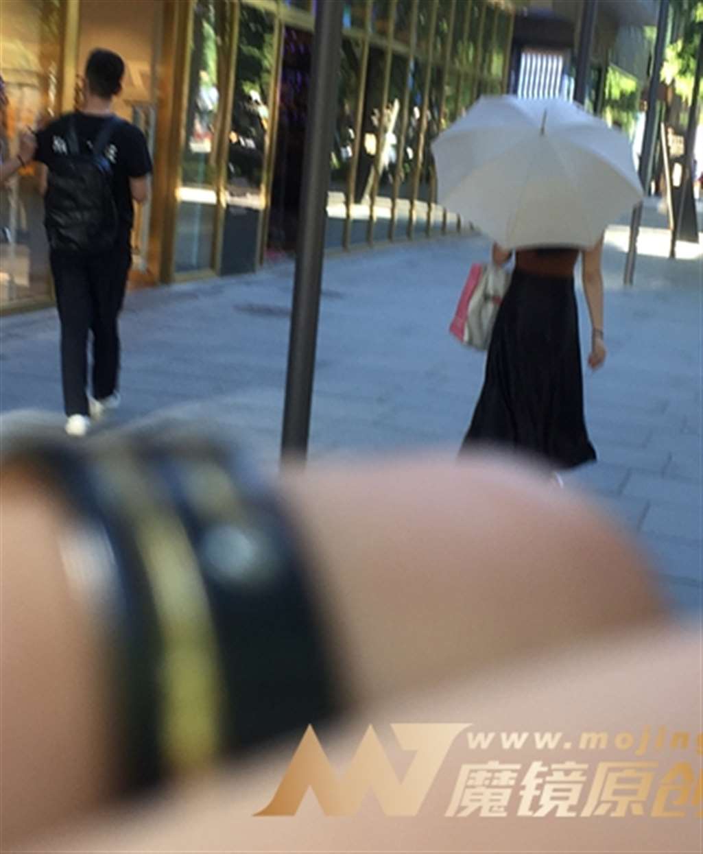 图片[3]-【红石赛帖】一个打伞的性感小少妇-流行馆