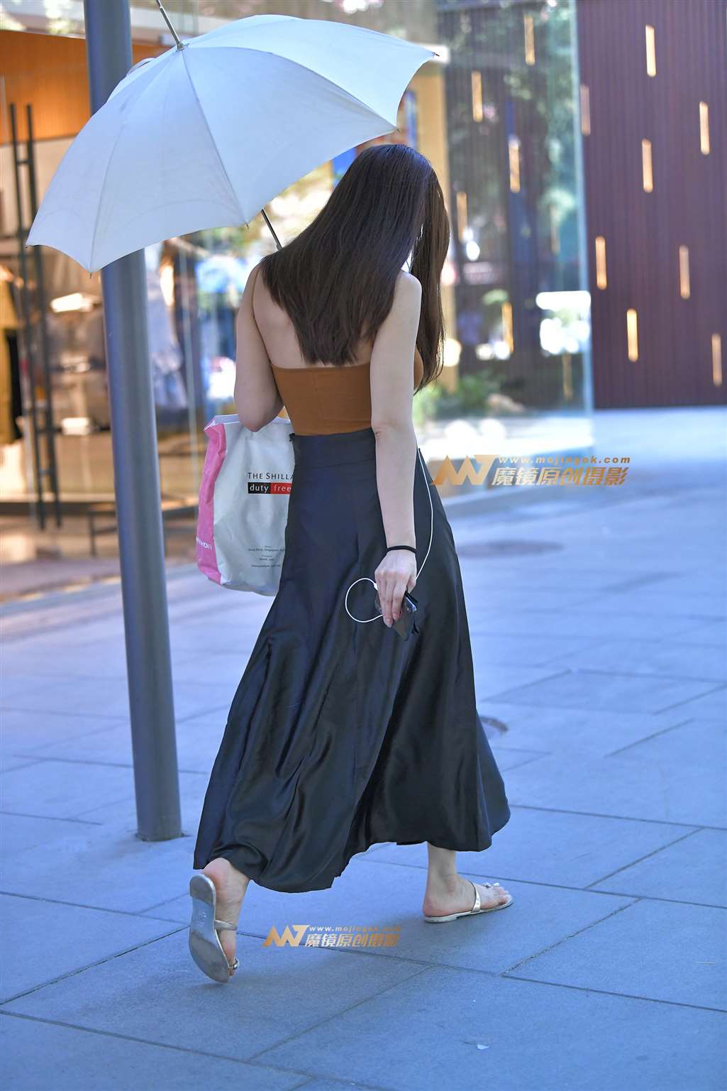 图片[2]-【红石赛帖】一个打伞的性感小少妇-流行馆