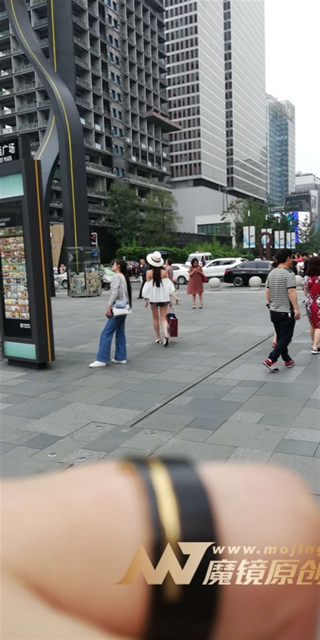 图片[3]-【视觉冲击赛帖】性感 裹胸 白皙美腿 美眉-流行馆