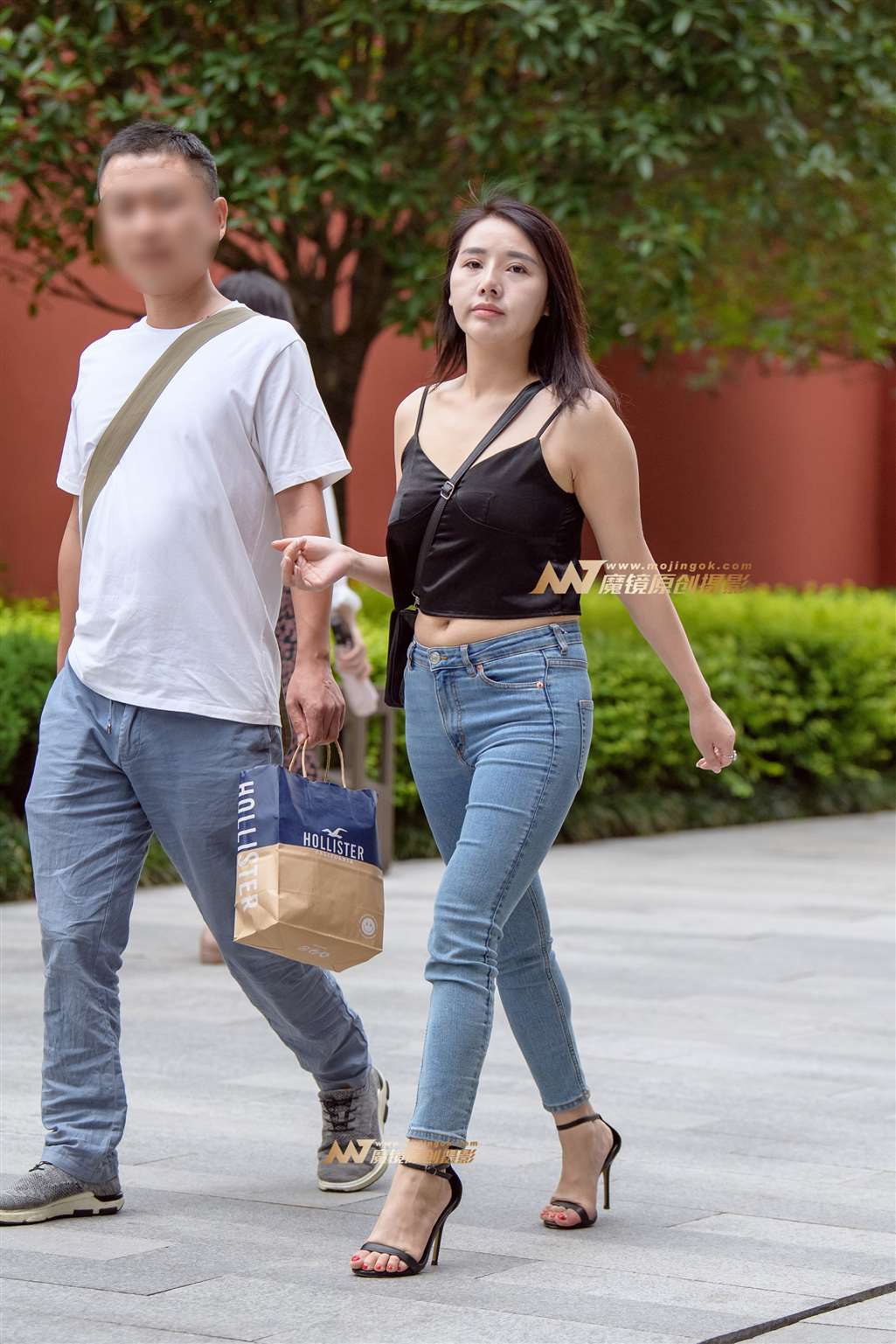 【久久赛帖】紧身牛仔裤高跟鞋-街拍流行馆