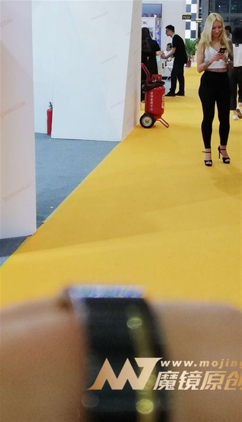 图片[3]-【视觉冲击赛帖】令人吃惊の 紧致翘臀 女模-流行馆