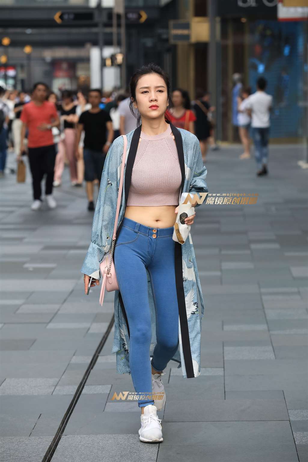 图片[5]-【凯恩赛帖】小姐姐紧身裤修身上衣很吸睛-流行馆
