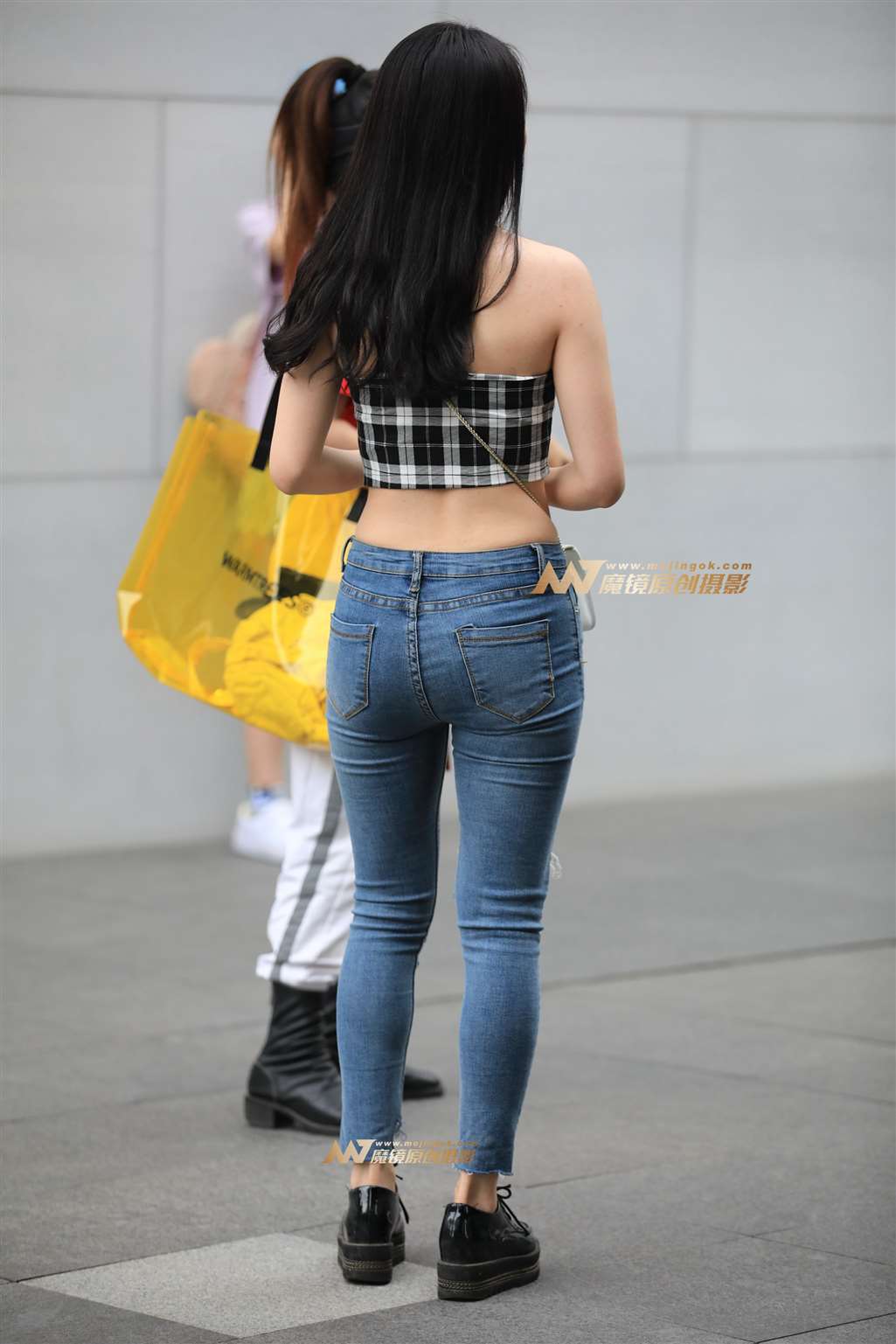 图片[2]-【凯恩赛帖】紧牛清凉上衣的小姐姐-流行馆