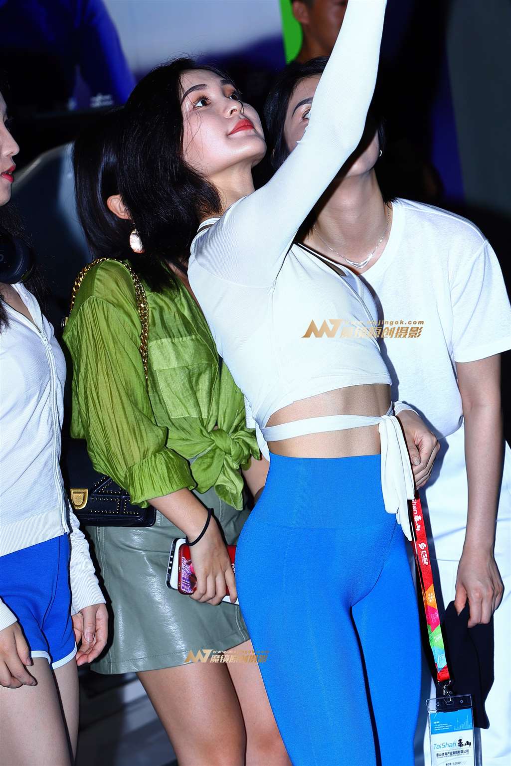 【Mark赛帖】短发自拍靓妹-街拍流行馆