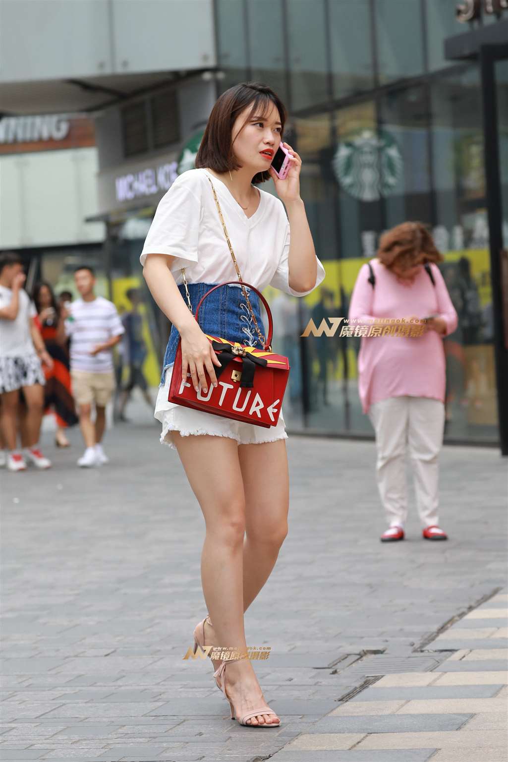 图片[3]-有点像GiGi的美女-流行馆