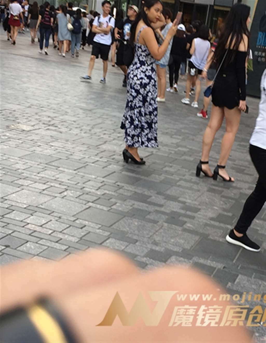 图片[3]-【红石赛帖】香肩包臀漂亮妹子-流行馆