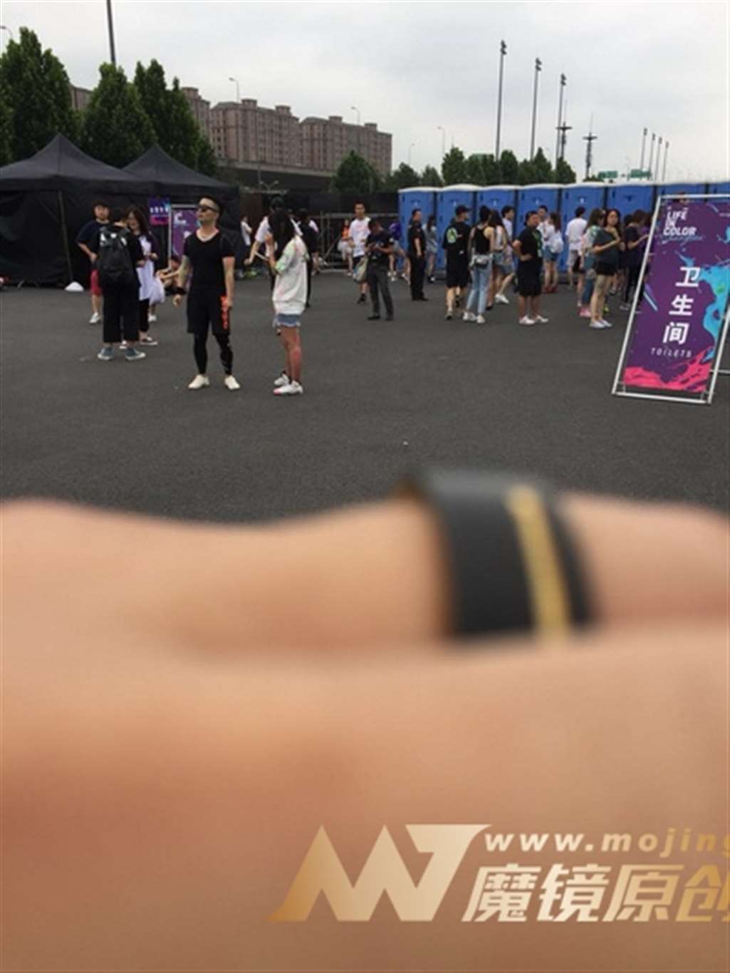 图片[3]-【Mark赛帖】潮流纹身小背心-街拍流行馆