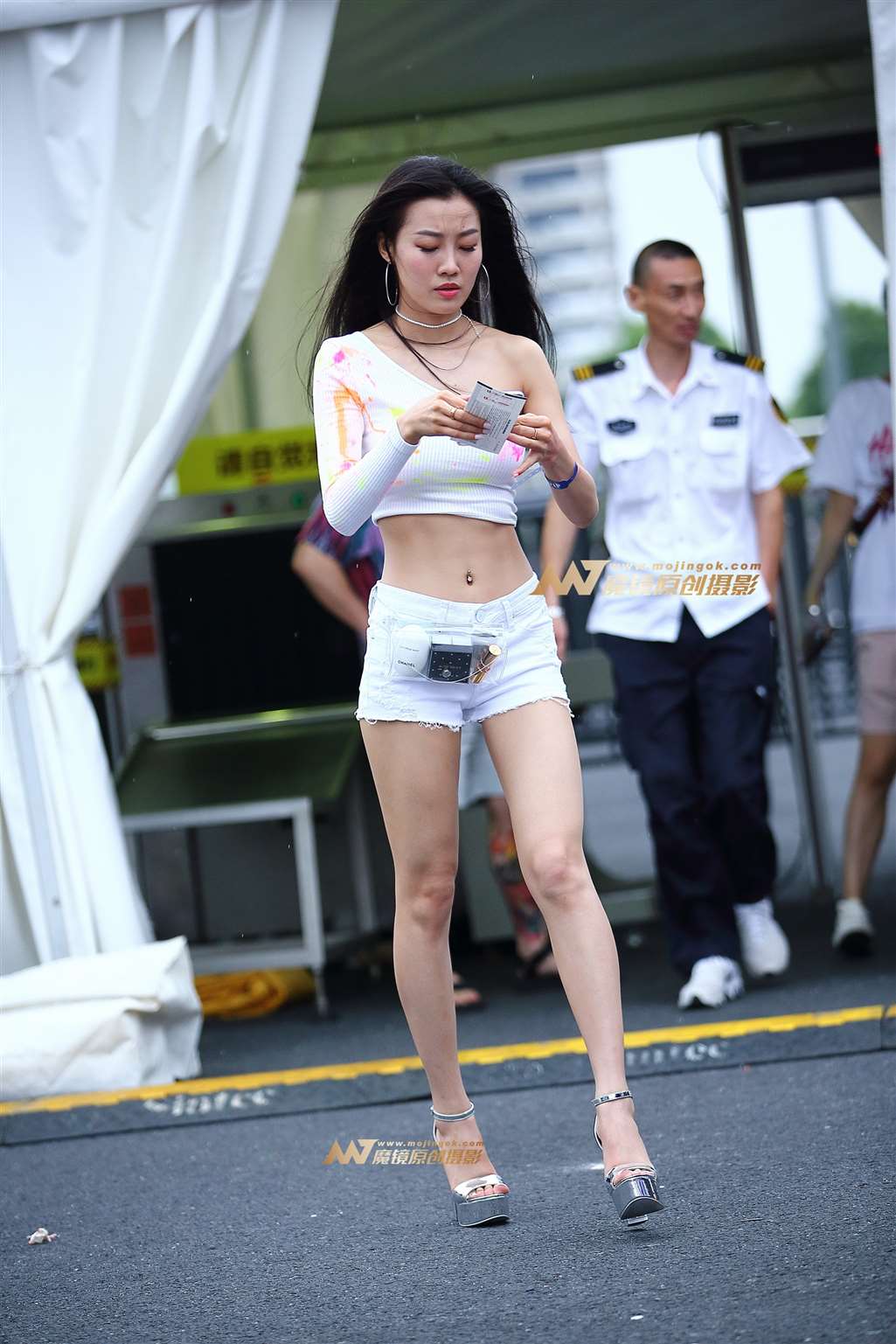 图片[4]-【Mark赛帖】白热裤长腿美女-流行馆