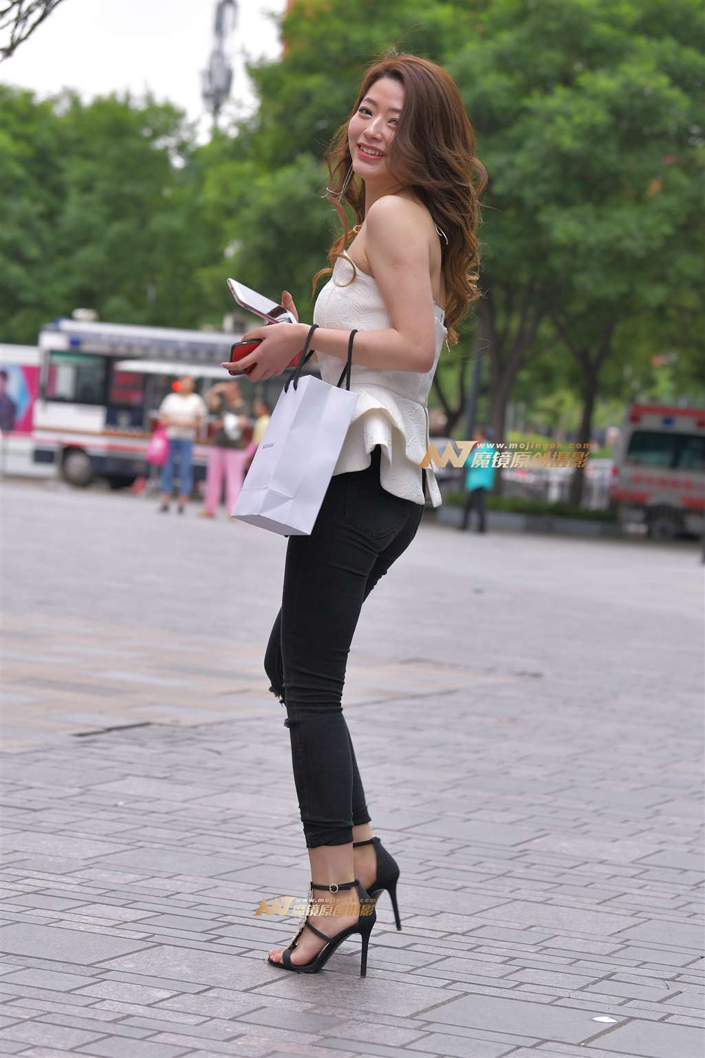 【红石赛贴】美女很爱笑-街拍流行馆