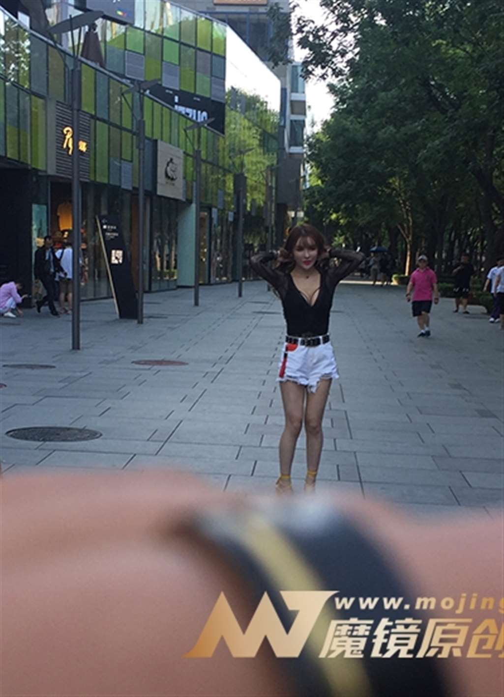 图片[3]-【红石赛贴】这个美女好性感-流行馆