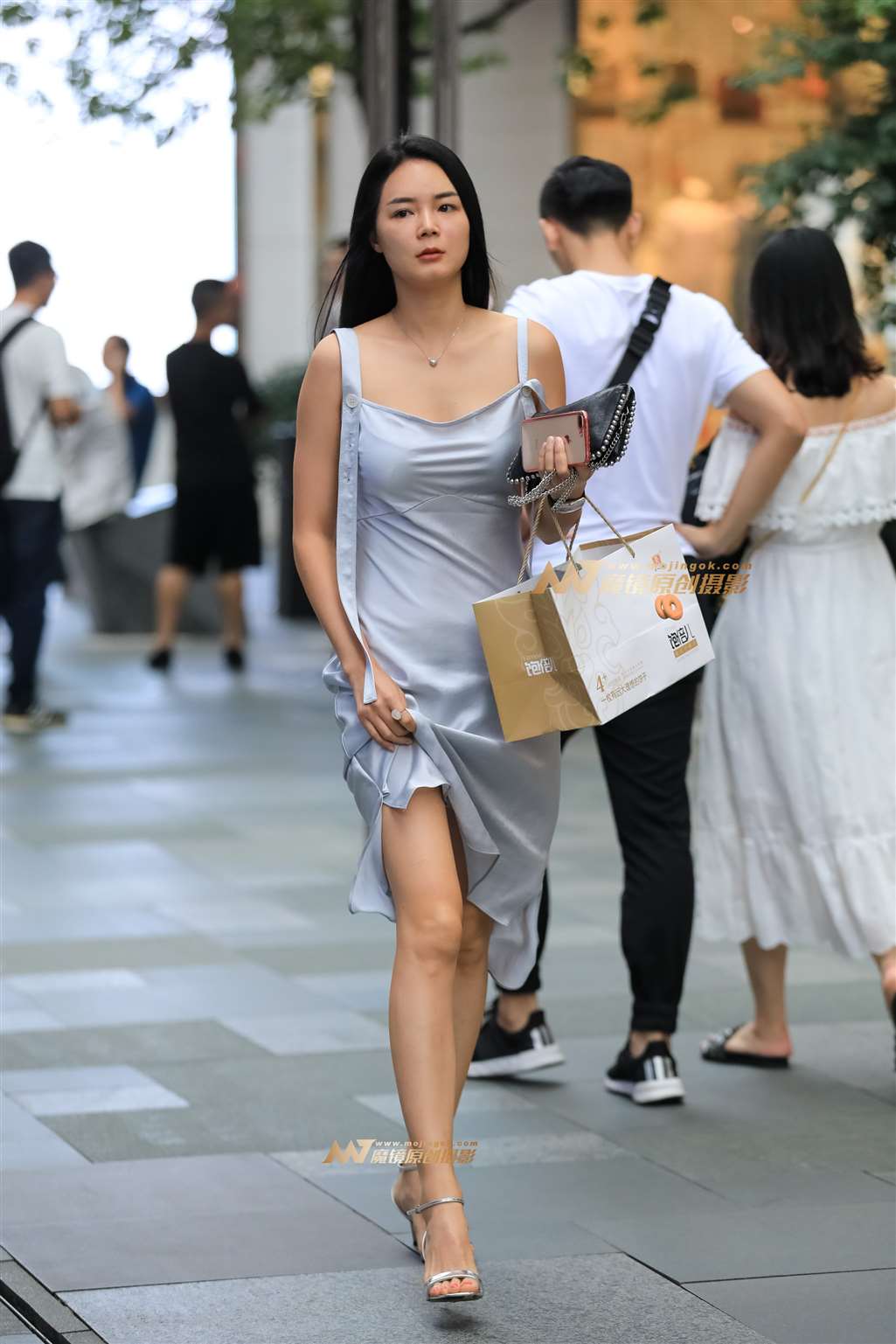 【凯恩赛帖】背影迷人 时尚猫步扭起来!-流行馆