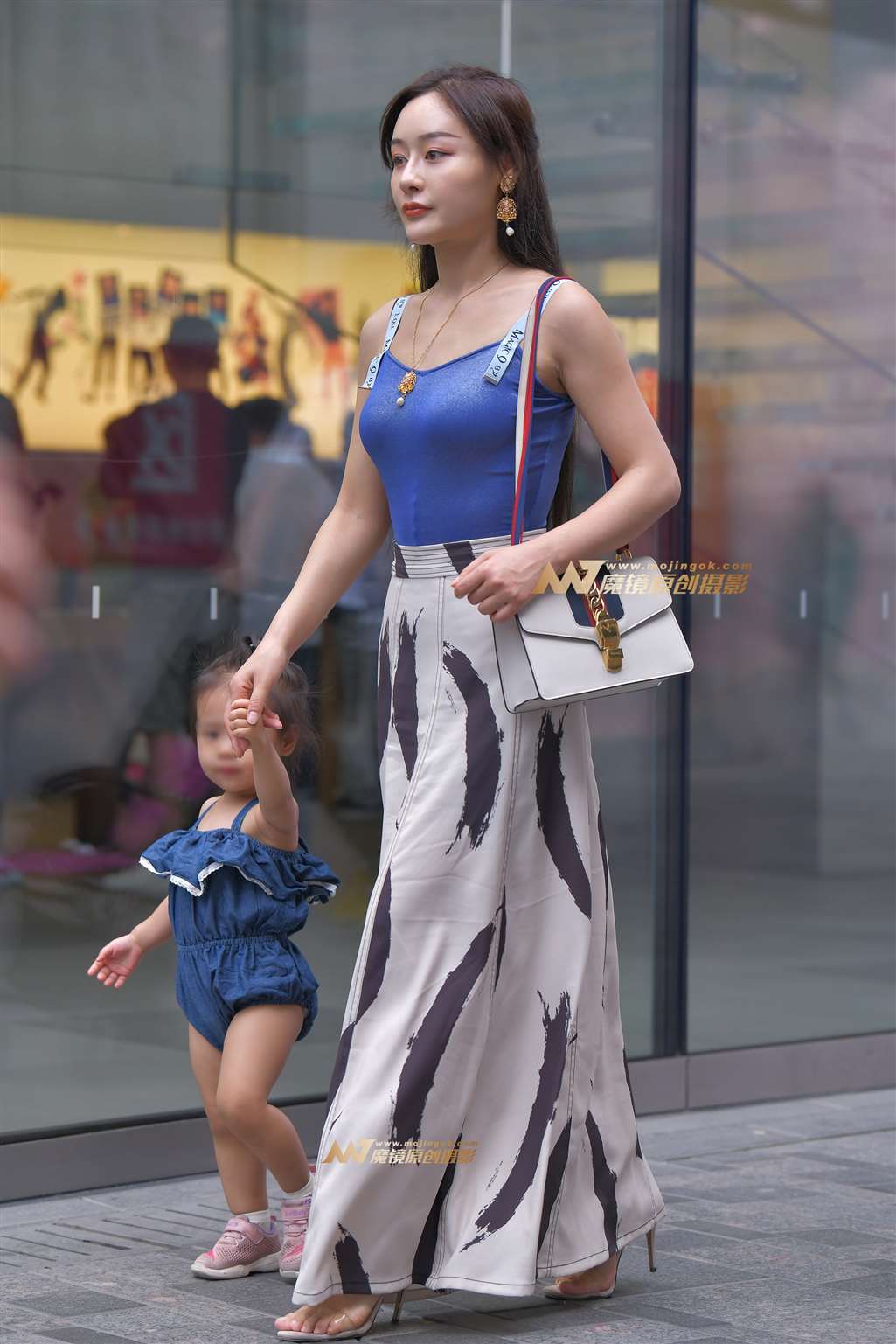 【红石赛帖】，时尚的蓝色紧身雅典长裙-流行馆