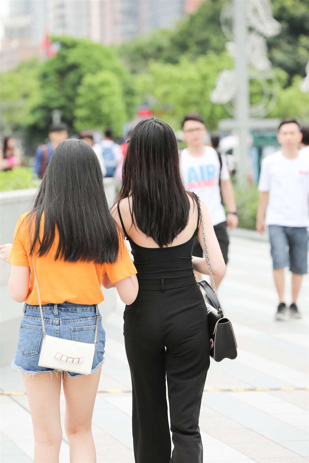 图片[4]-【辉辉赛贴-第八贴】黑色露背皮肤白皙的小美女-流行馆