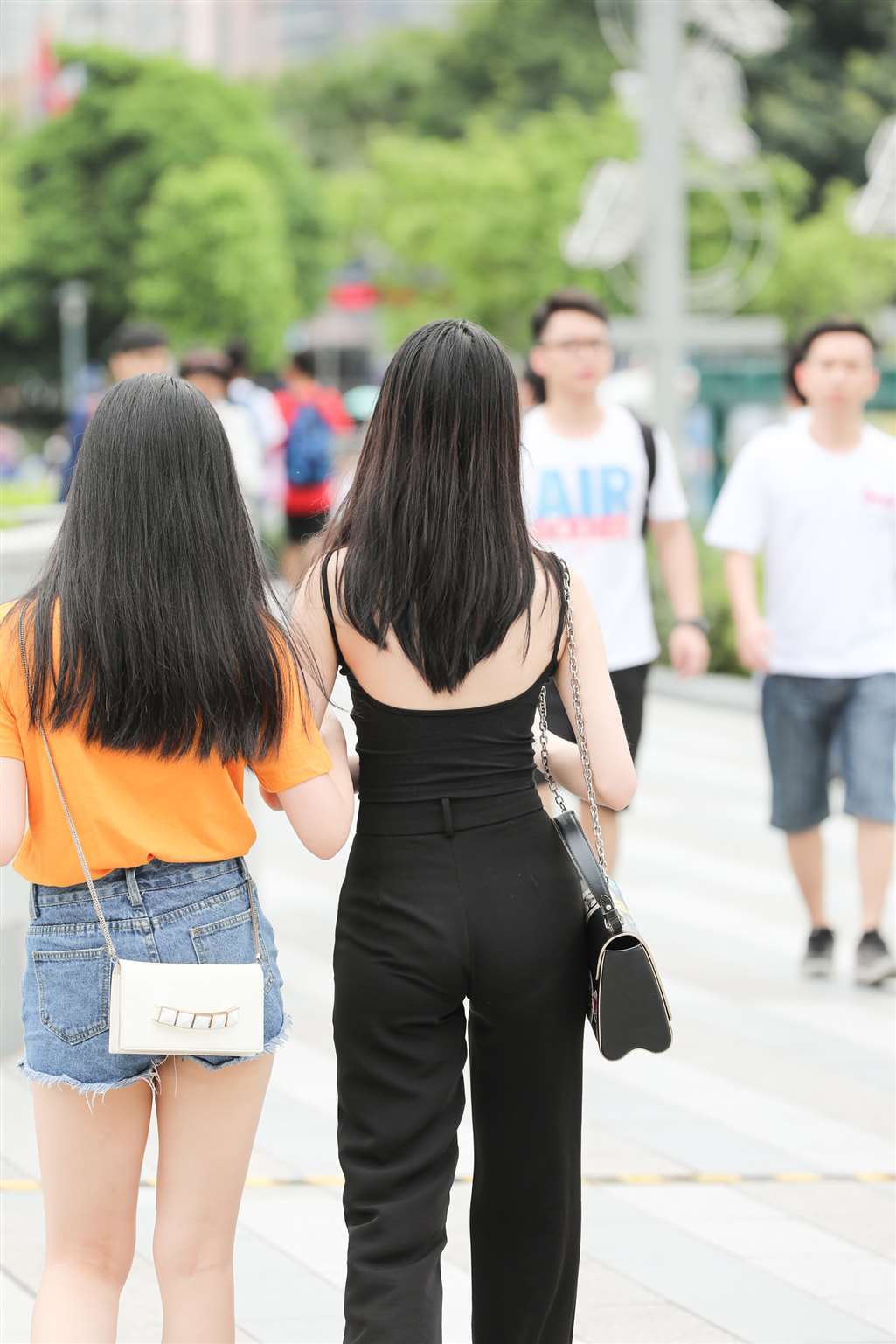 图片[5]-【辉辉赛贴-第八贴】黑色露背皮肤白皙的小美女-流行馆