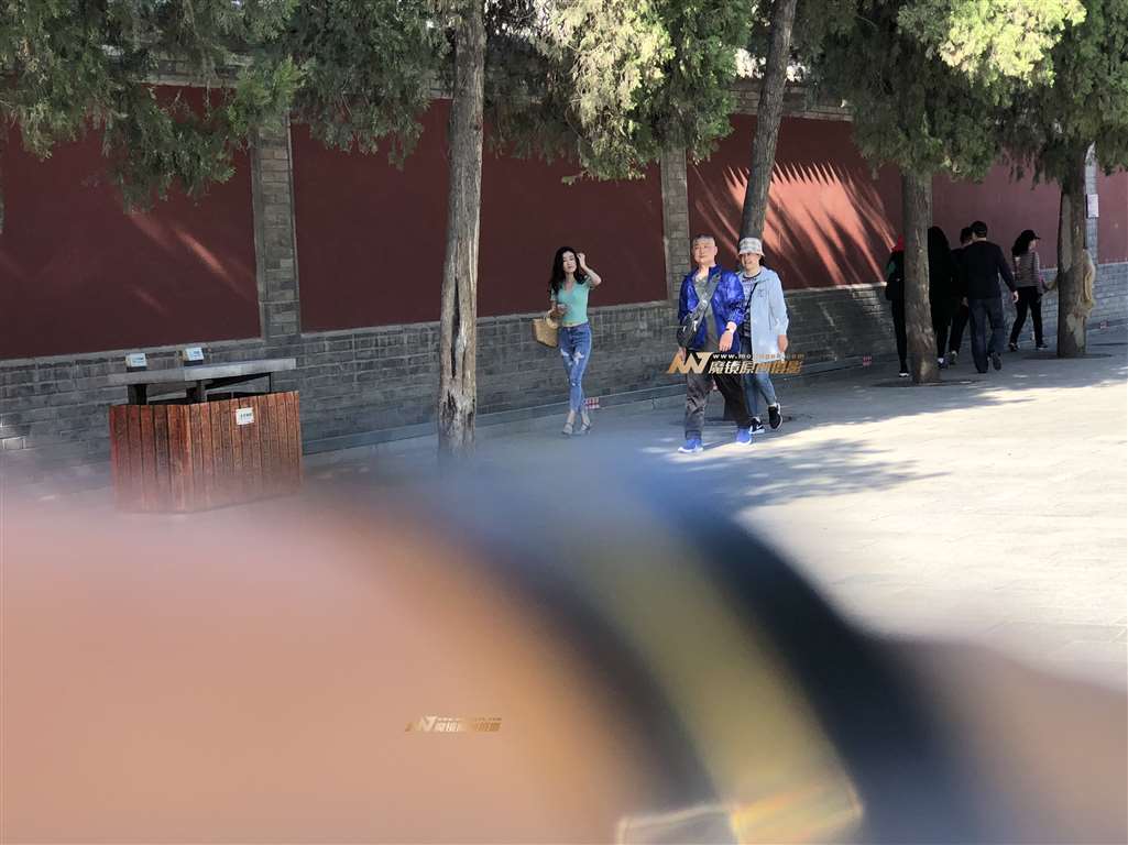 图片[2]-【兰青赛帖】破洞牛仔时尚少妇-流行馆