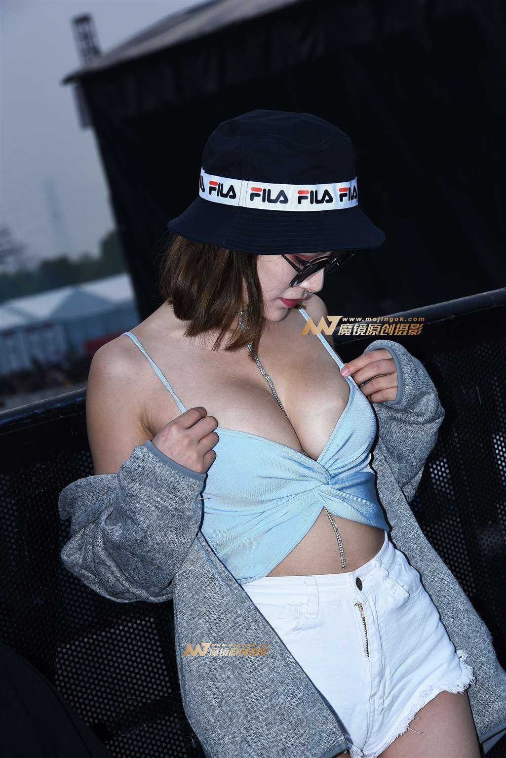 图片[4]-【咔喳赛贴】淡定从容的热裤美眉-流行馆