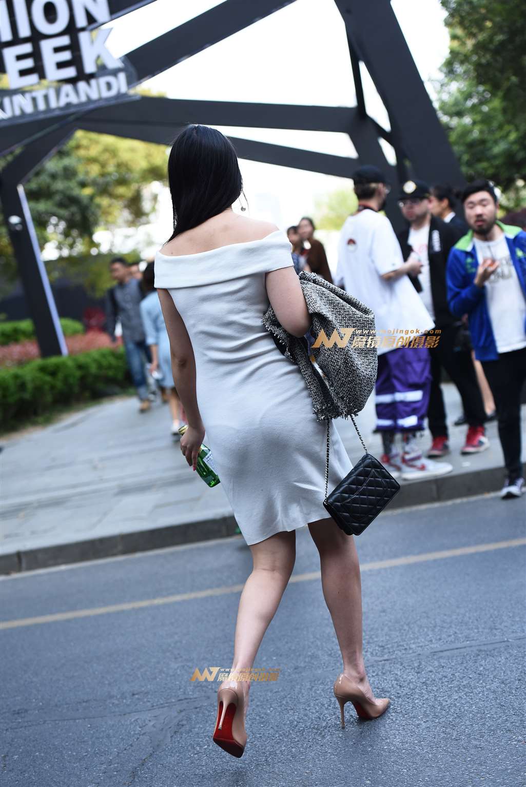 【咔喳赛贴】有韵味的白裙高跟-流行馆