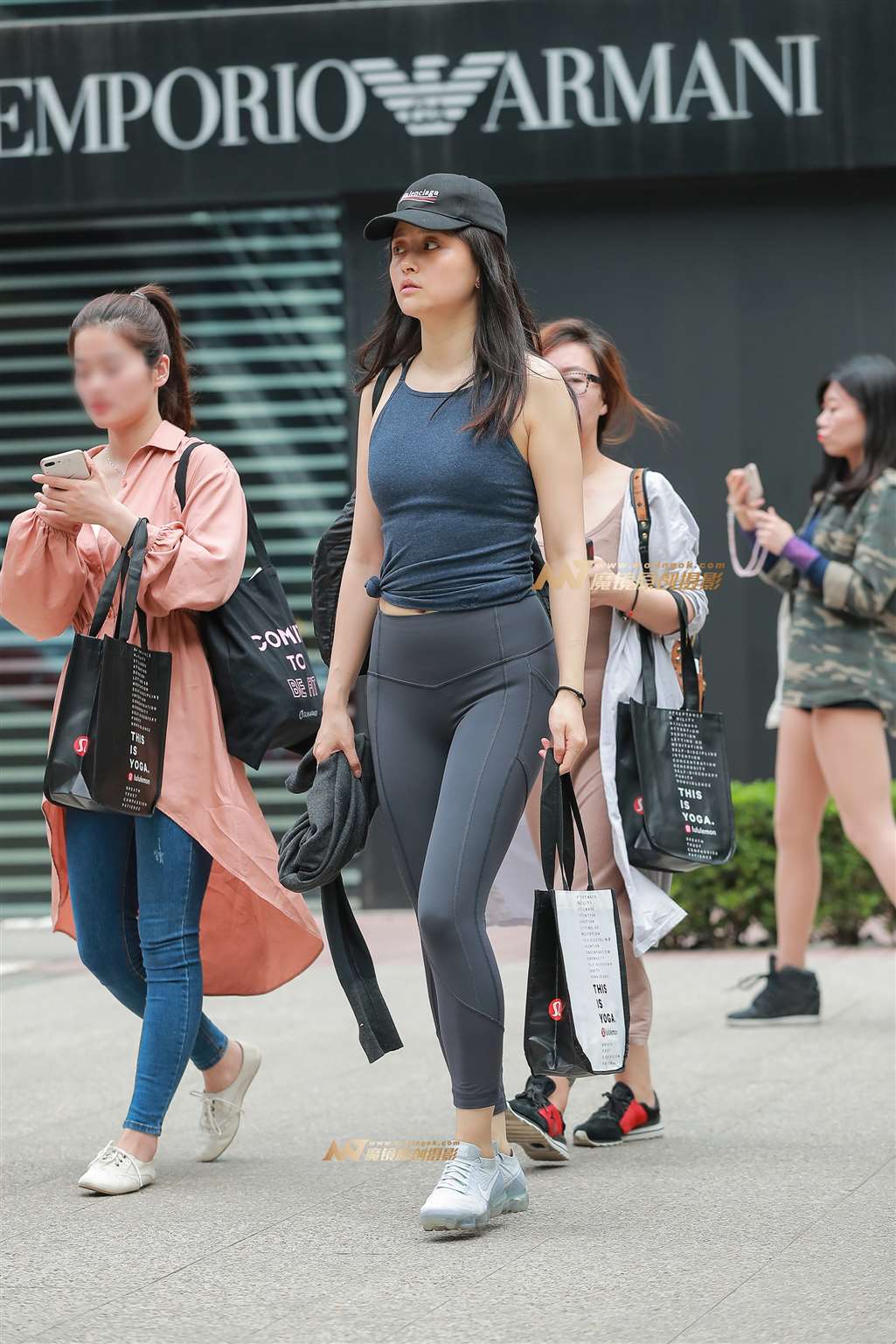 图片[5]-【街拍之魂赛帖】B82、性感美裤，健身归来-流行馆