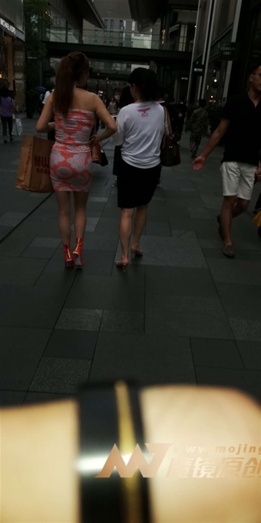 图片[3]-【视觉冲击赛帖】身材好，时髦，丰韵的女人-流行馆