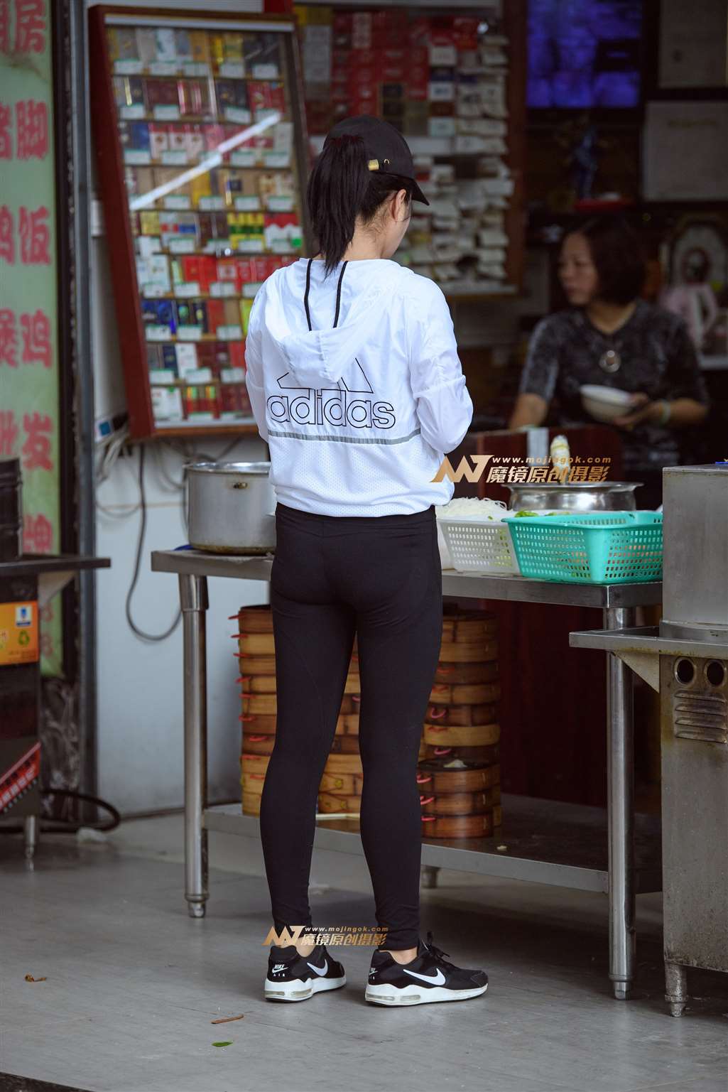 图片[4]-【久久赛帖】黑色紧身裤美女骑小黄车-流行馆