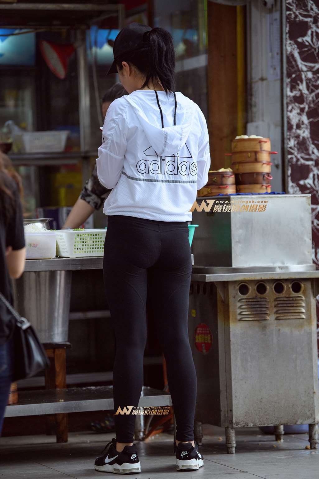 图片[5]-【久久赛帖】黑色紧身裤美女骑小黄车-流行馆