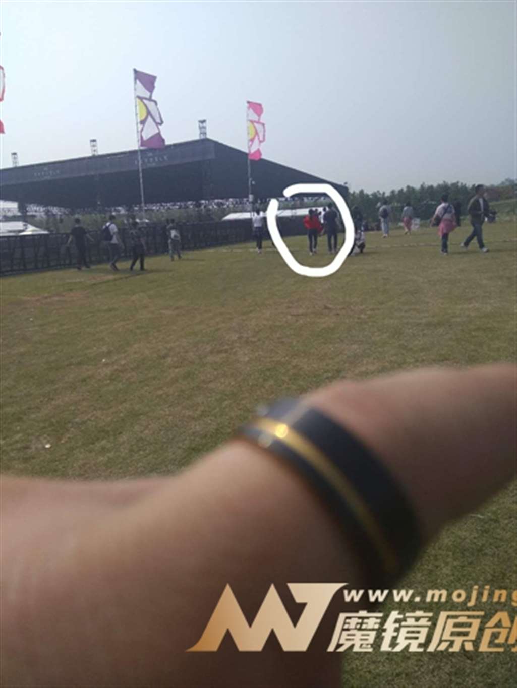 图片[3]-【咔喳赛贴】红衣牛仔-流行馆