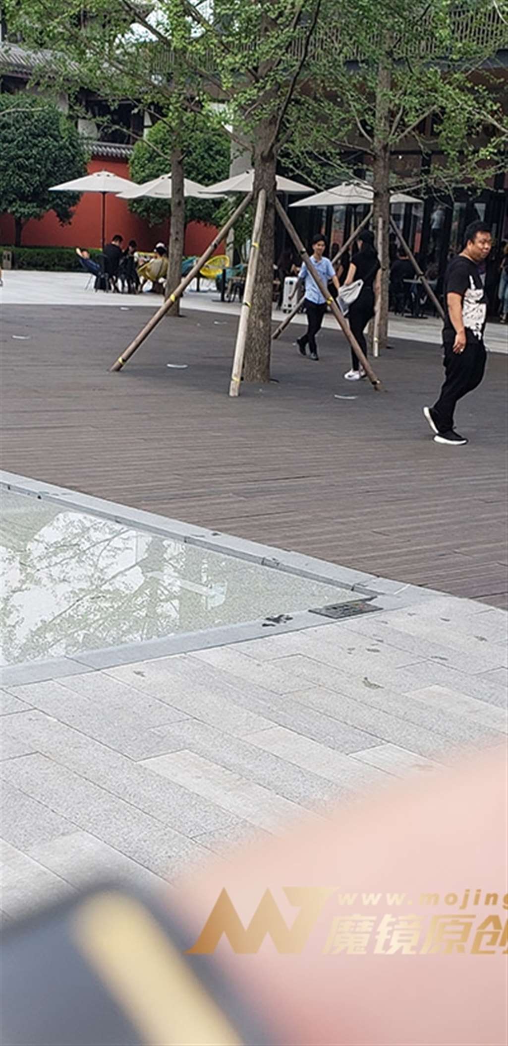图片[3]-【凯恩赛帖】黑色紧牛-街拍流行馆