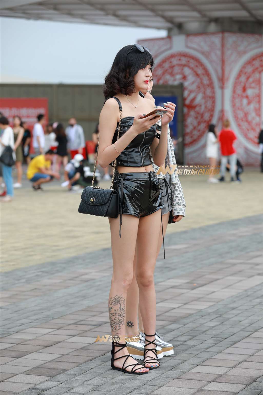 【视觉冲击赛帖】艳遇 裹胸，超短皮热裤，性感美女-流行馆