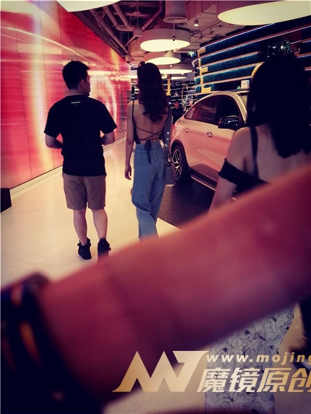 图片[3]-左手倒影赛帖：拥有小蛮腰的性感美女-流行馆