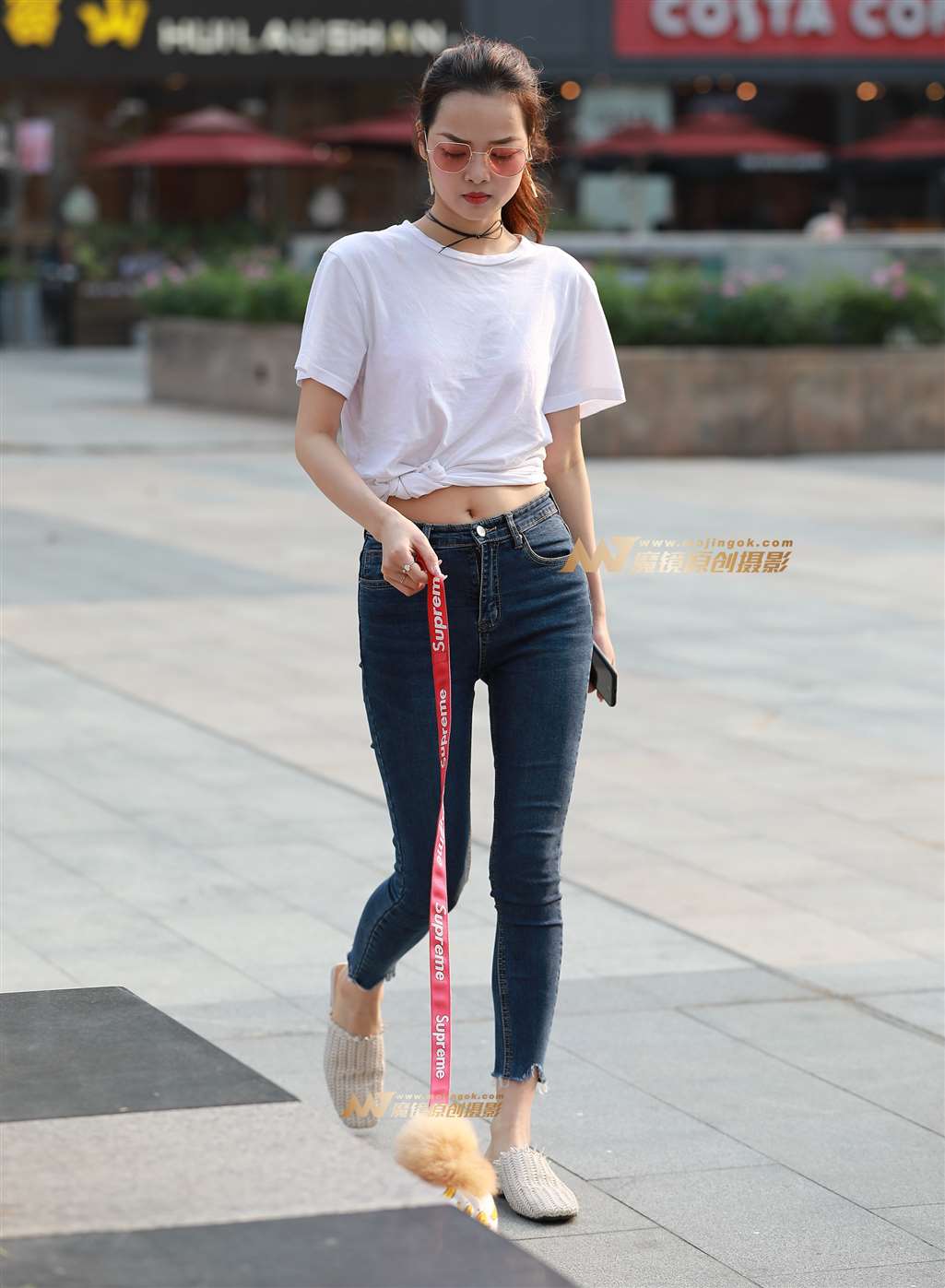 图片[4]-【视觉冲击赛帖】美美哒，遛狗 紧牛美女-流行馆