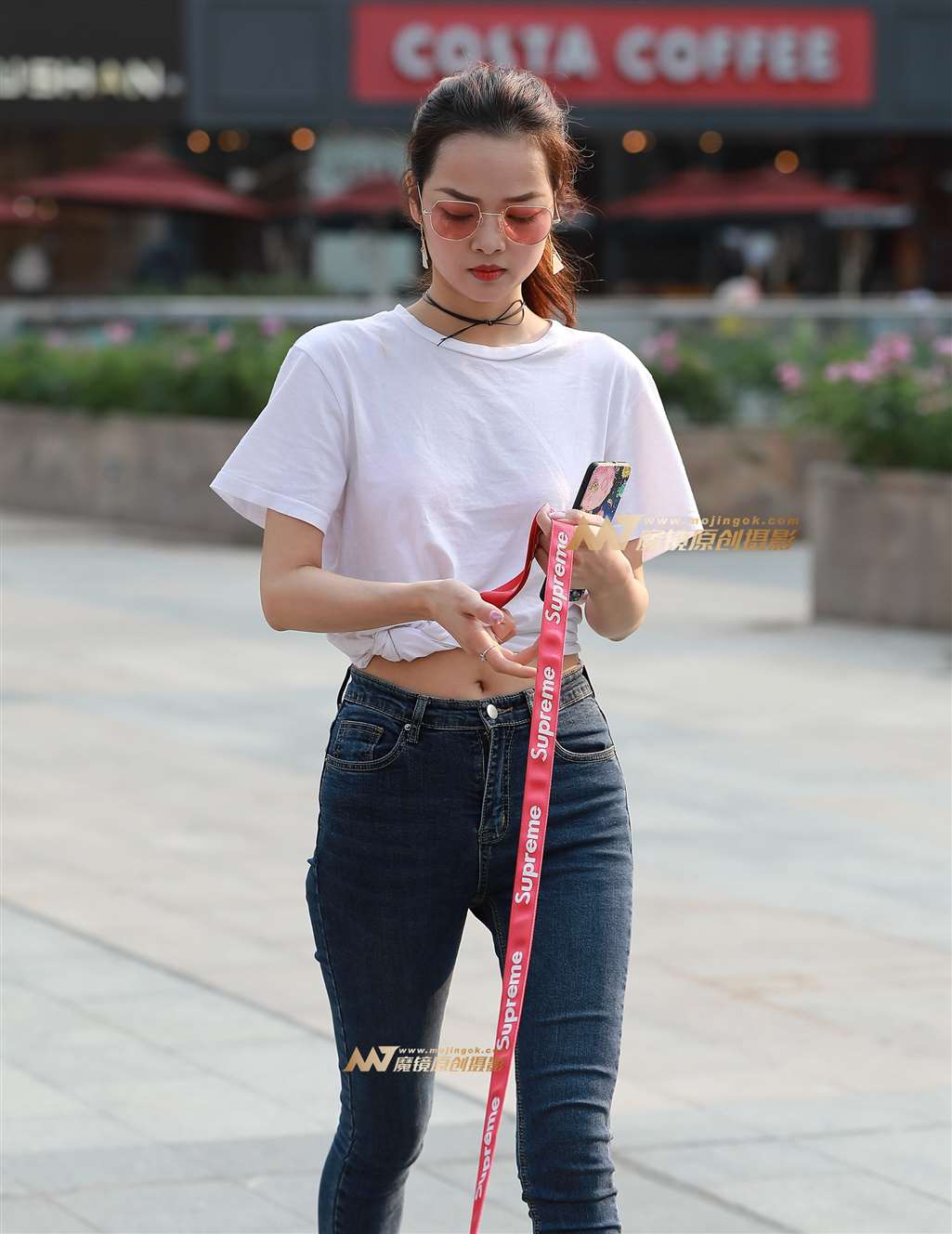 图片[5]-【视觉冲击赛帖】美美哒，遛狗 紧牛美女-流行馆