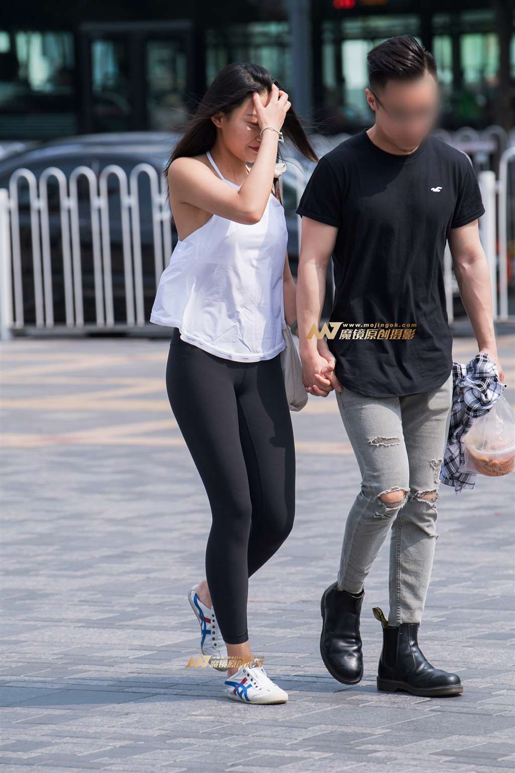 【一只傻麋鹿赛帖】自然洒脱、黑色紧身瑜伽裤美女-流行馆