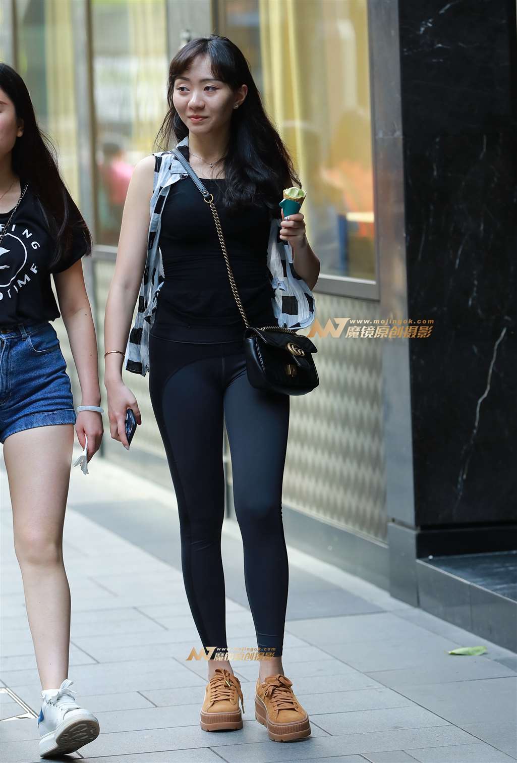 【视觉冲击赛帖】圆润 紧致，翘臀美女-流行馆