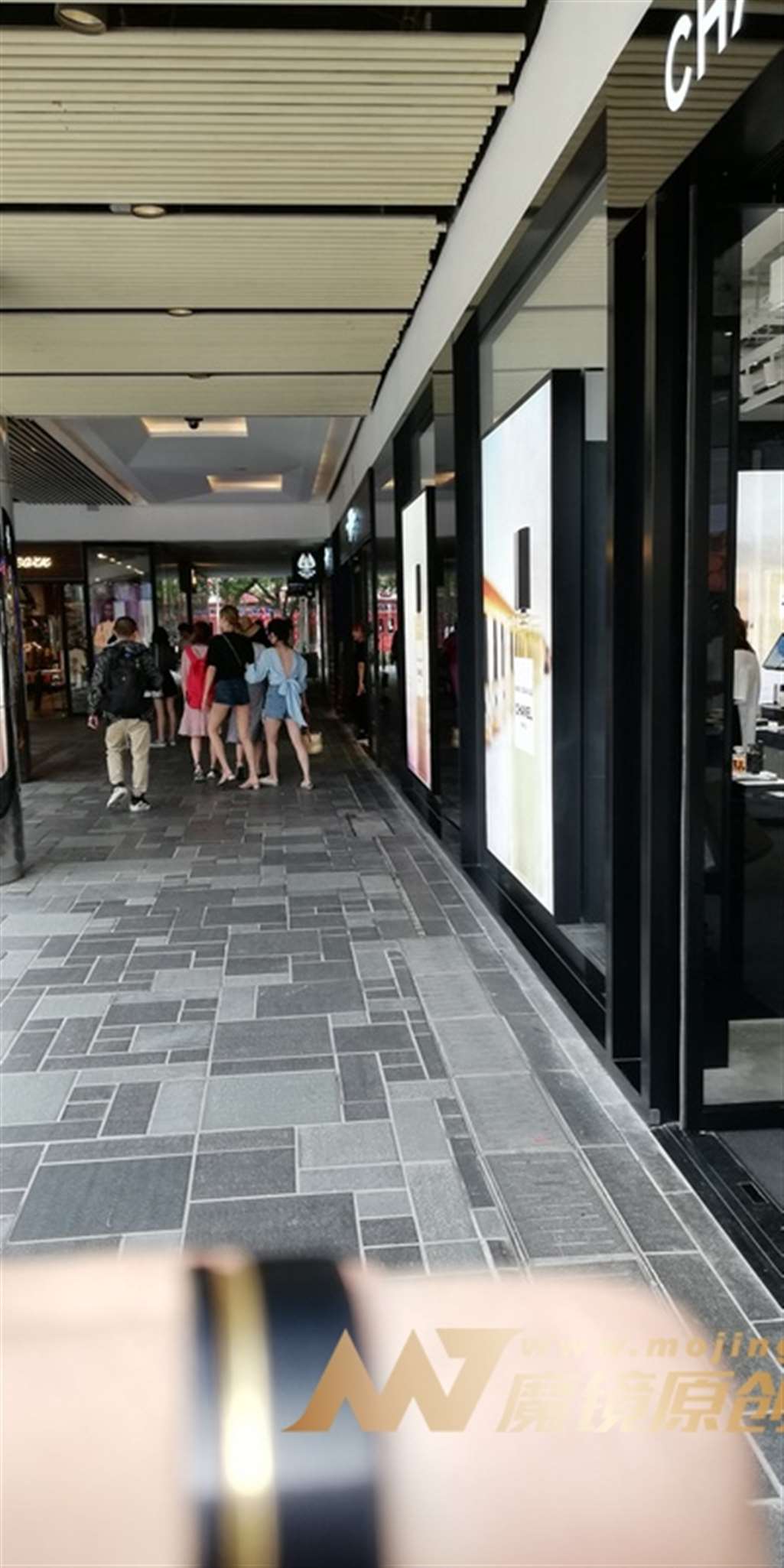 图片[3]-【视觉冲击赛帖】热裤 大长腿的小姐姐-流行馆