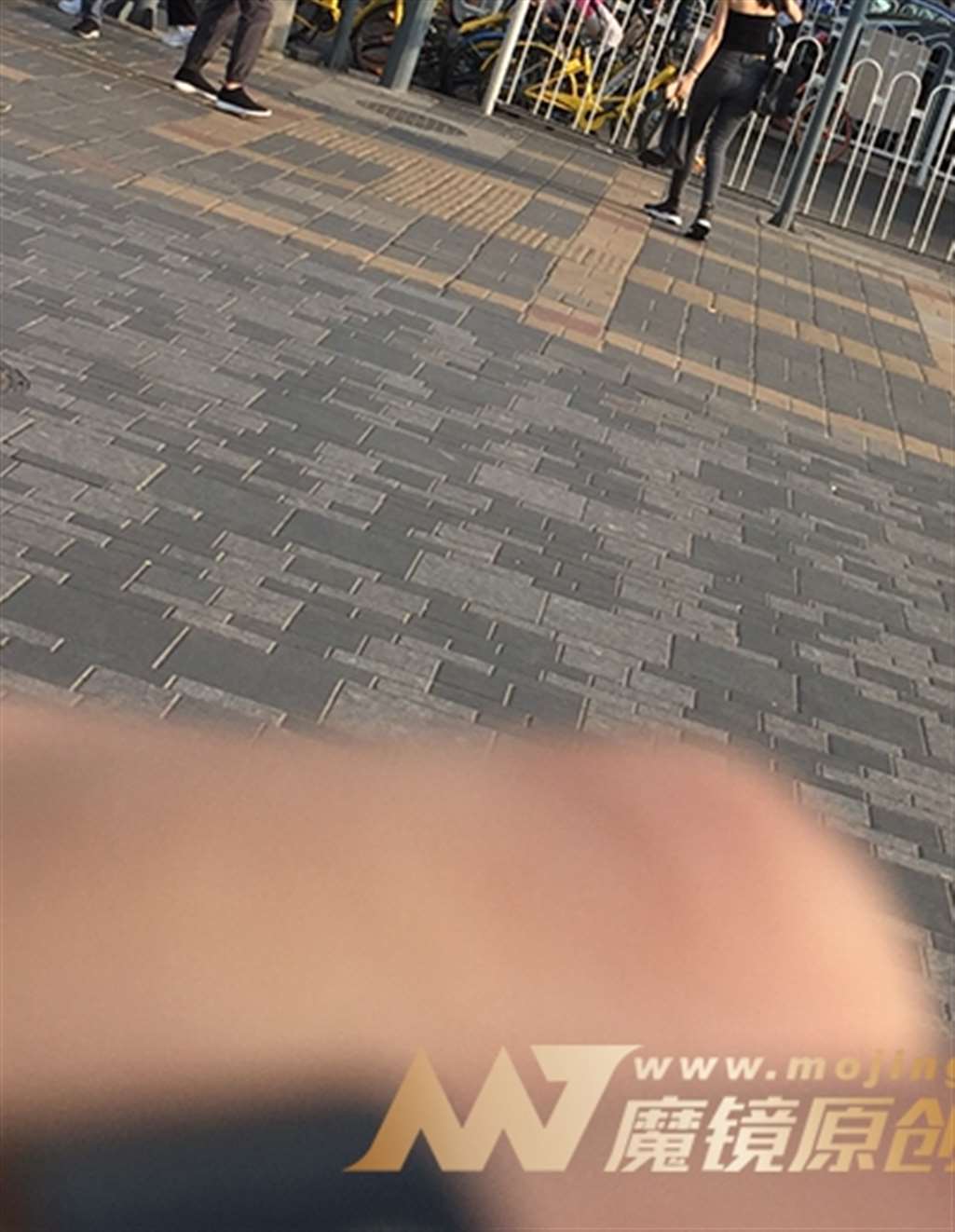 图片[3]-【红石赛帖】灰色性感牛仔裤美女-流行馆