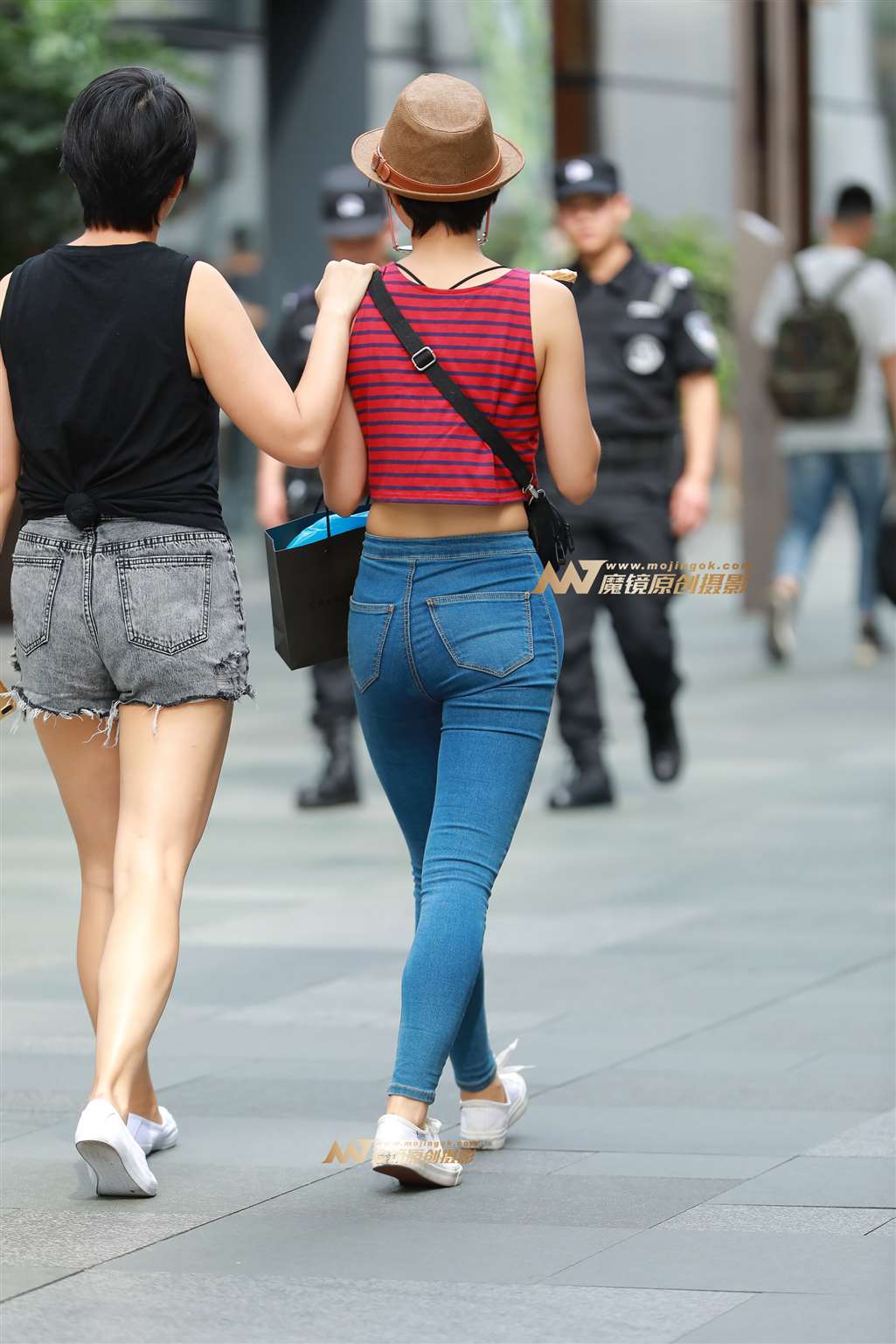 图片[5]-【视觉冲击赛帖】吃甜筒的紧牛美眉-流行馆