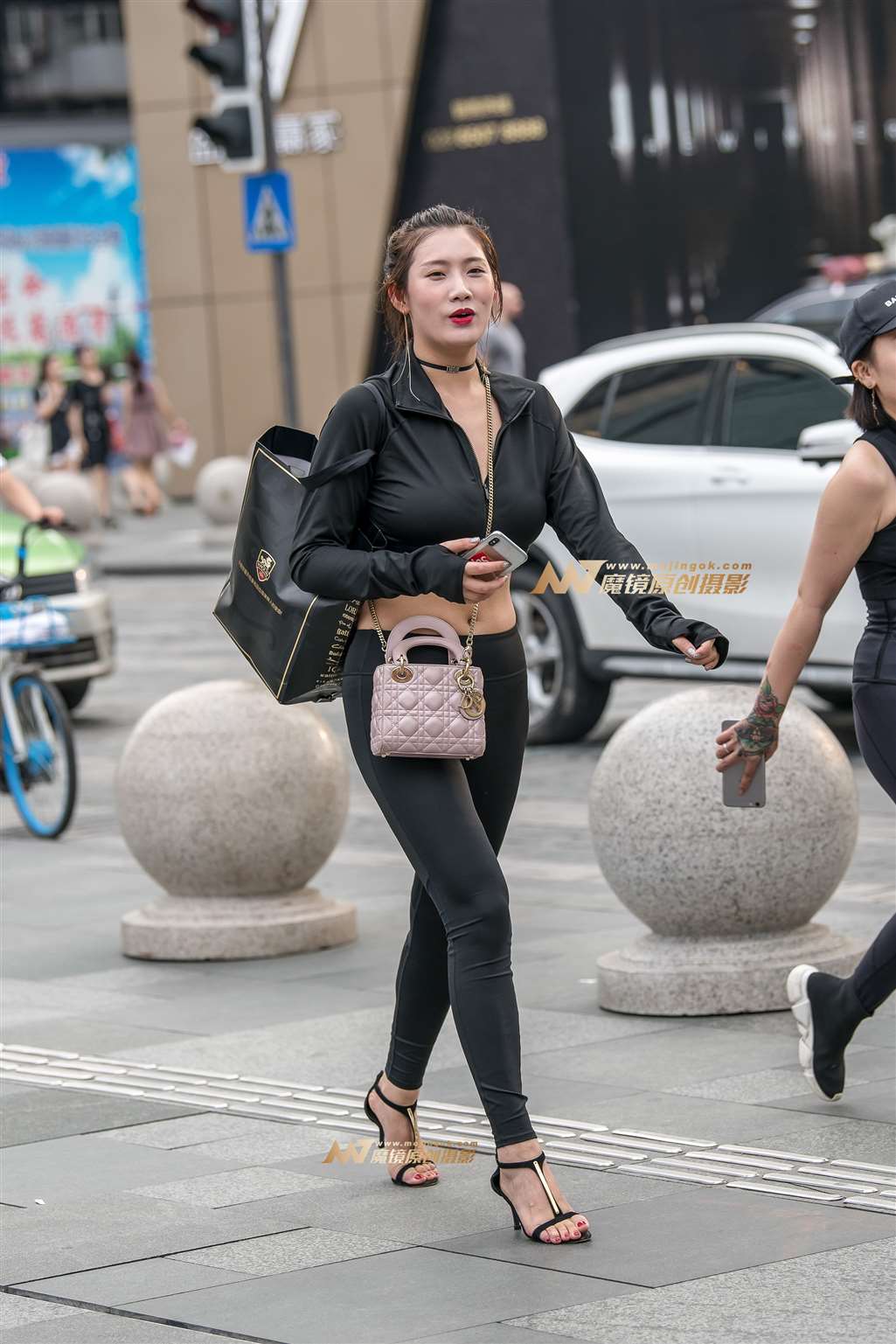 图片[3]-【久久赛帖】黑色紧身套装高跟鞋美女-流行馆