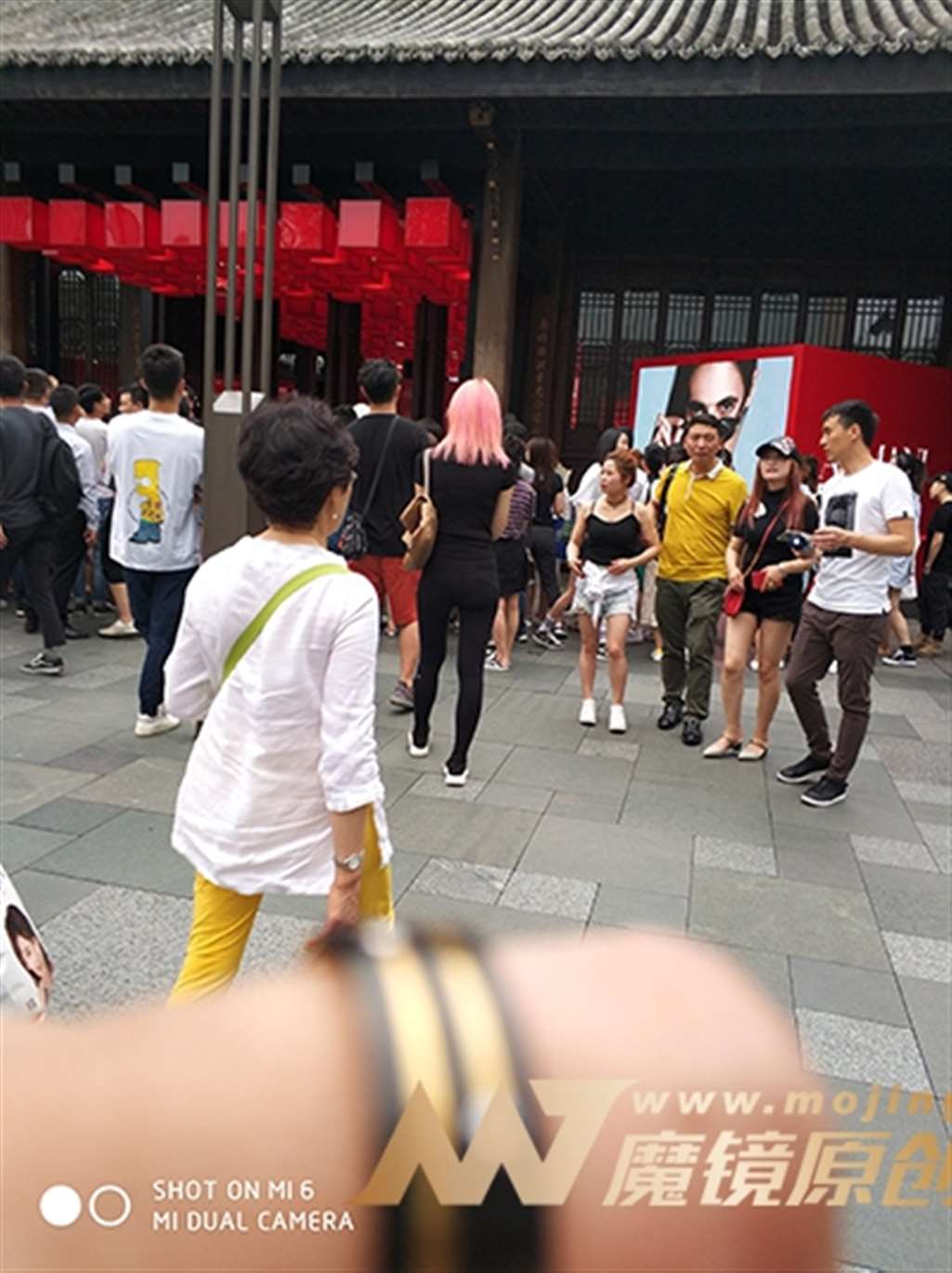 图片[3]-【久久赛帖】紧身黑裤时髦美女-流行馆