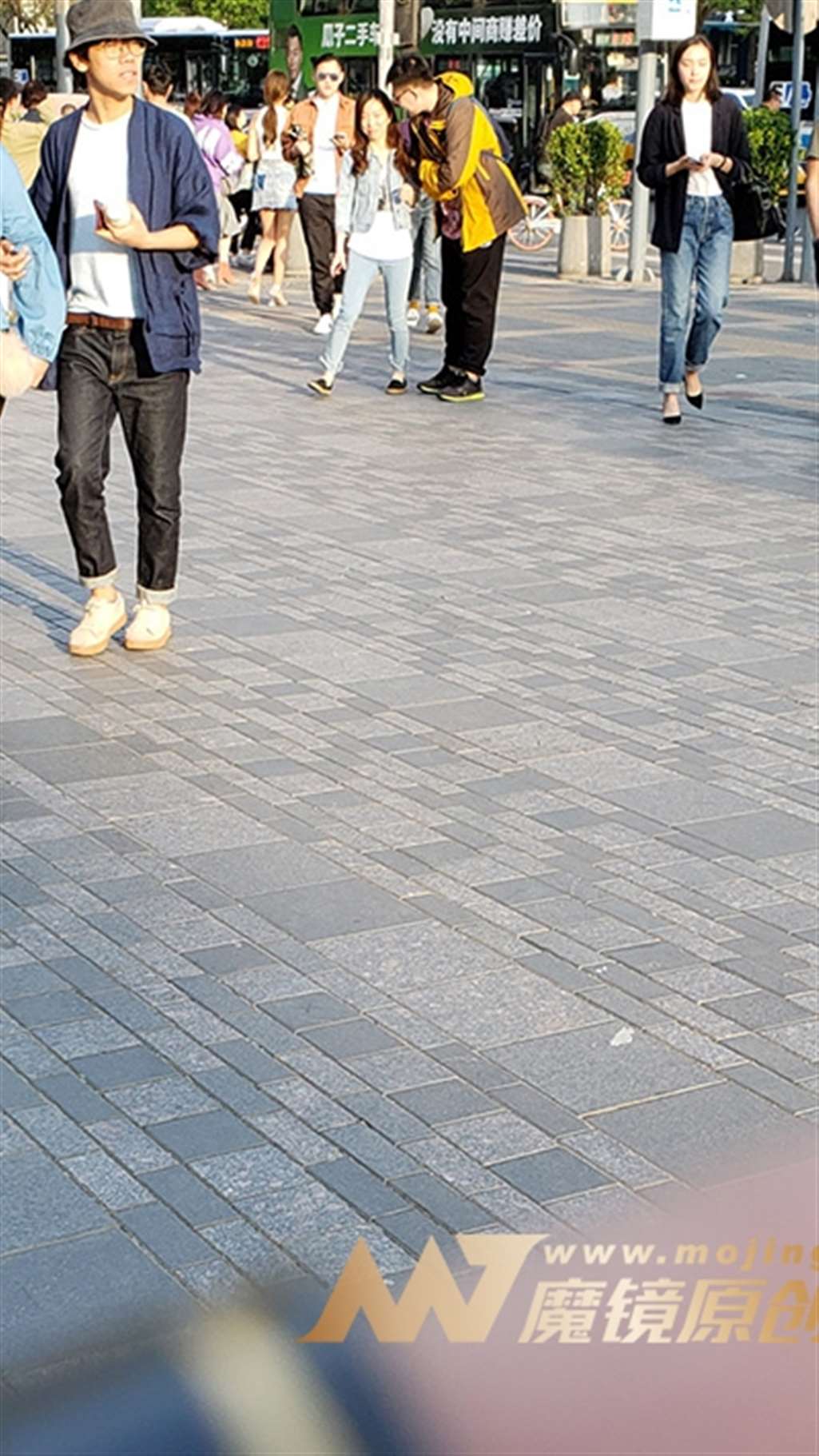 图片[3]-【凯恩赛帖】牛仔短裙 别有韵味-街拍流行馆