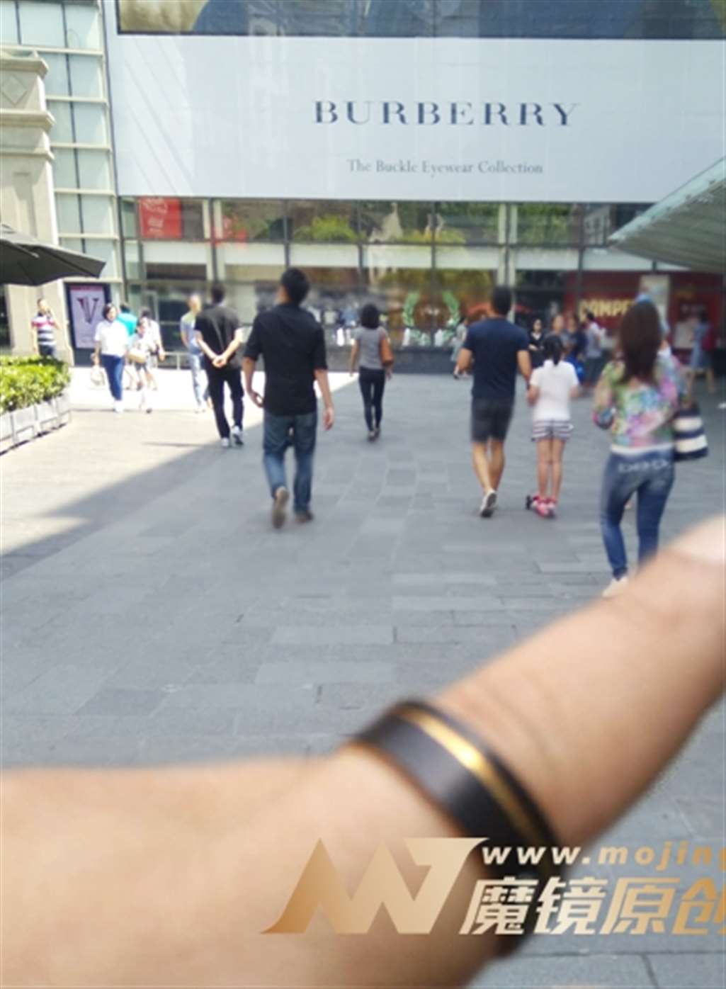 图片[3]-【咔喳赛贴】逛街的紧身裤-流行馆