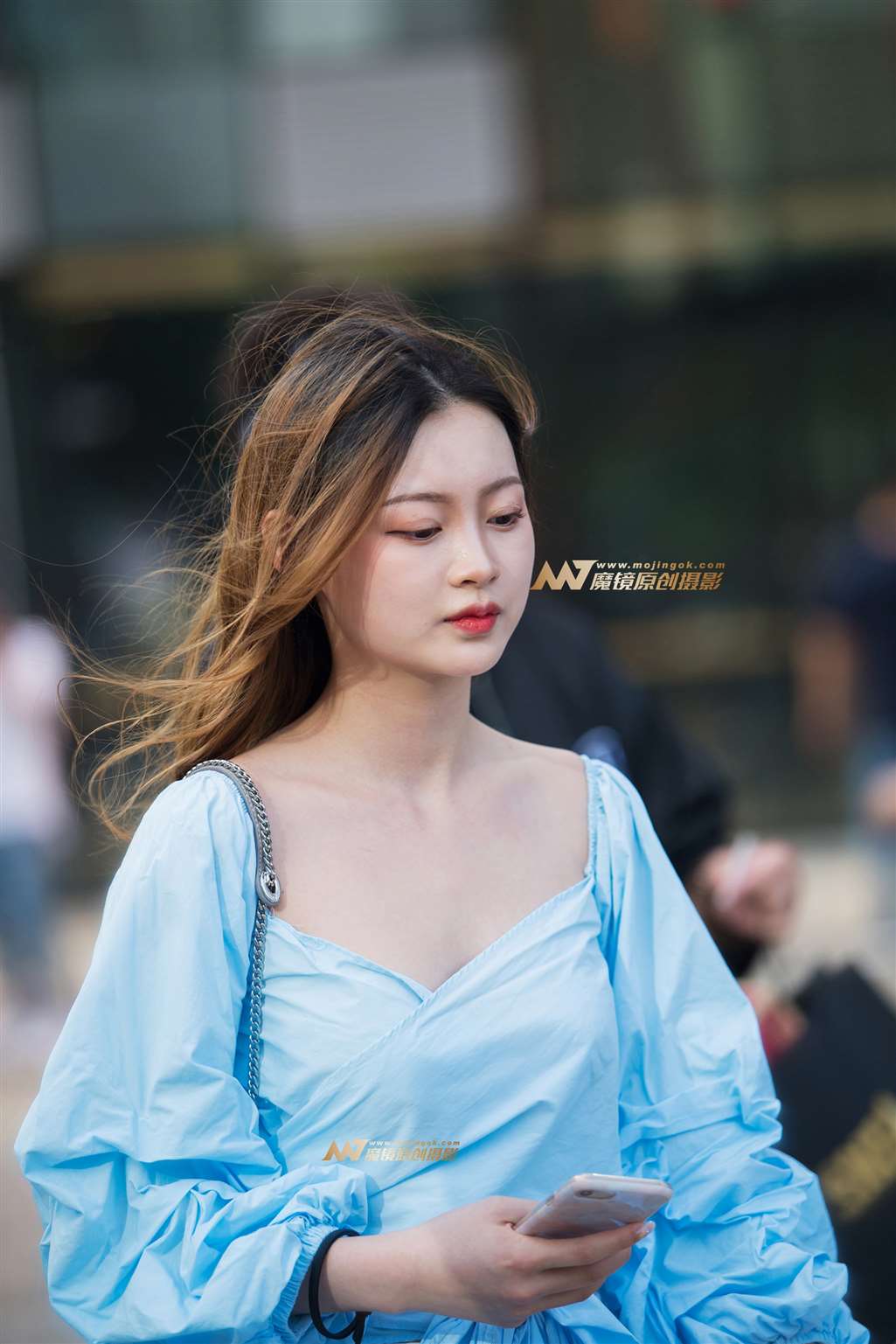 【一只傻麋鹿赛帖】是谁拨动了你的长发-街拍流行馆