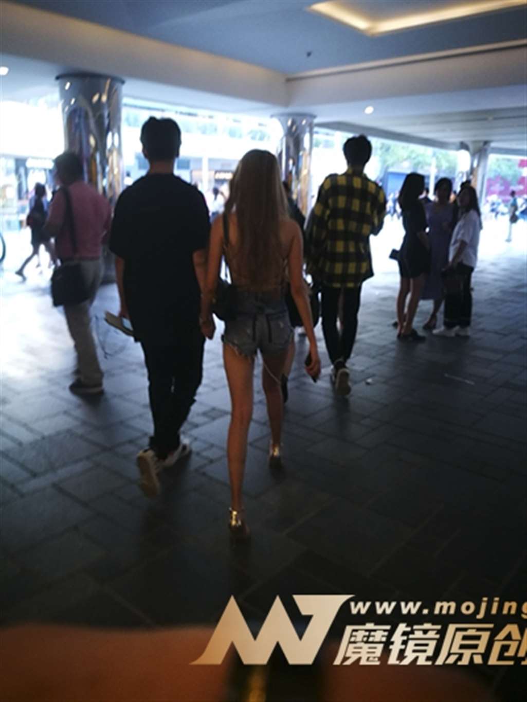 图片[3]-【赛德克赛帖】美腿 高跟 热裤裸背美女-流行馆