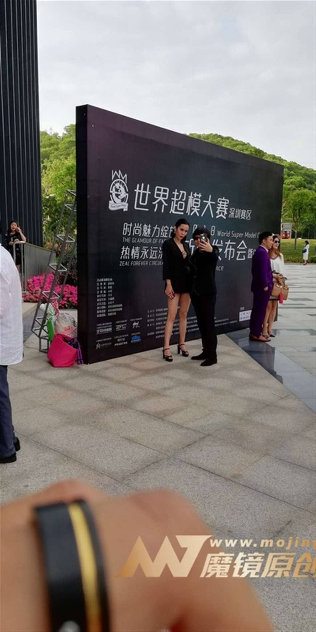 图片[3]-【视觉冲击赛帖】性感西服 大长腿美女-流行馆