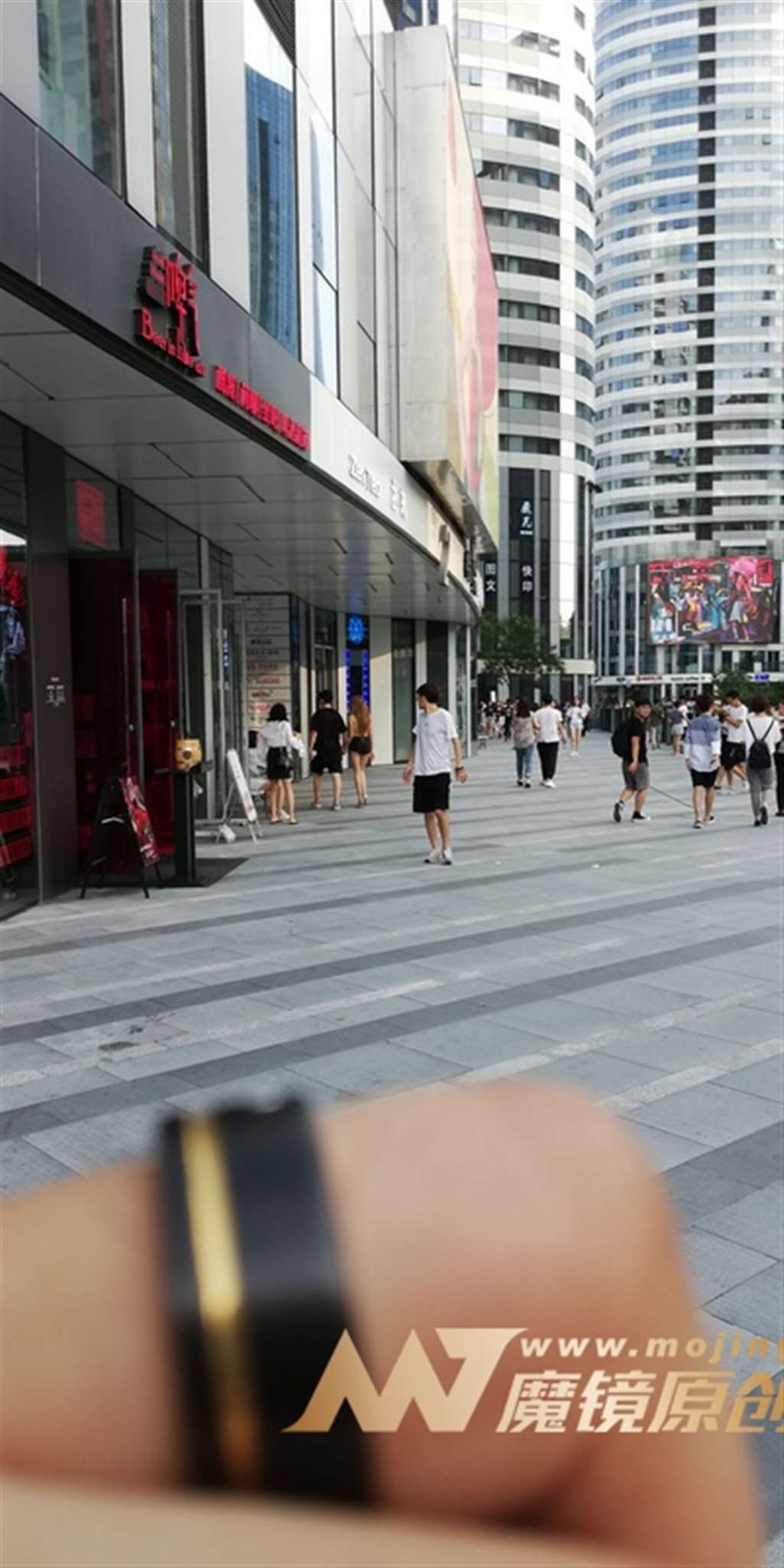 图片[3]-【视觉冲击赛帖】犹如人群中的 一朵鲜花-流行馆