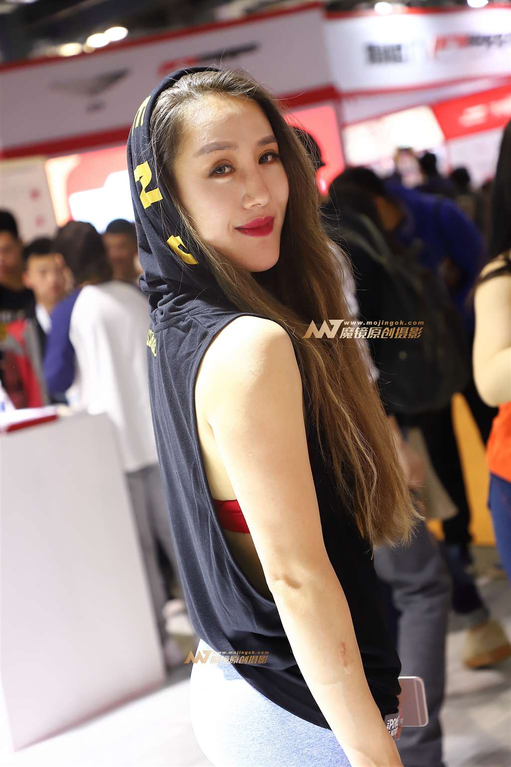 【Mark赛帖】浅色紧身运动裤美女-流行馆