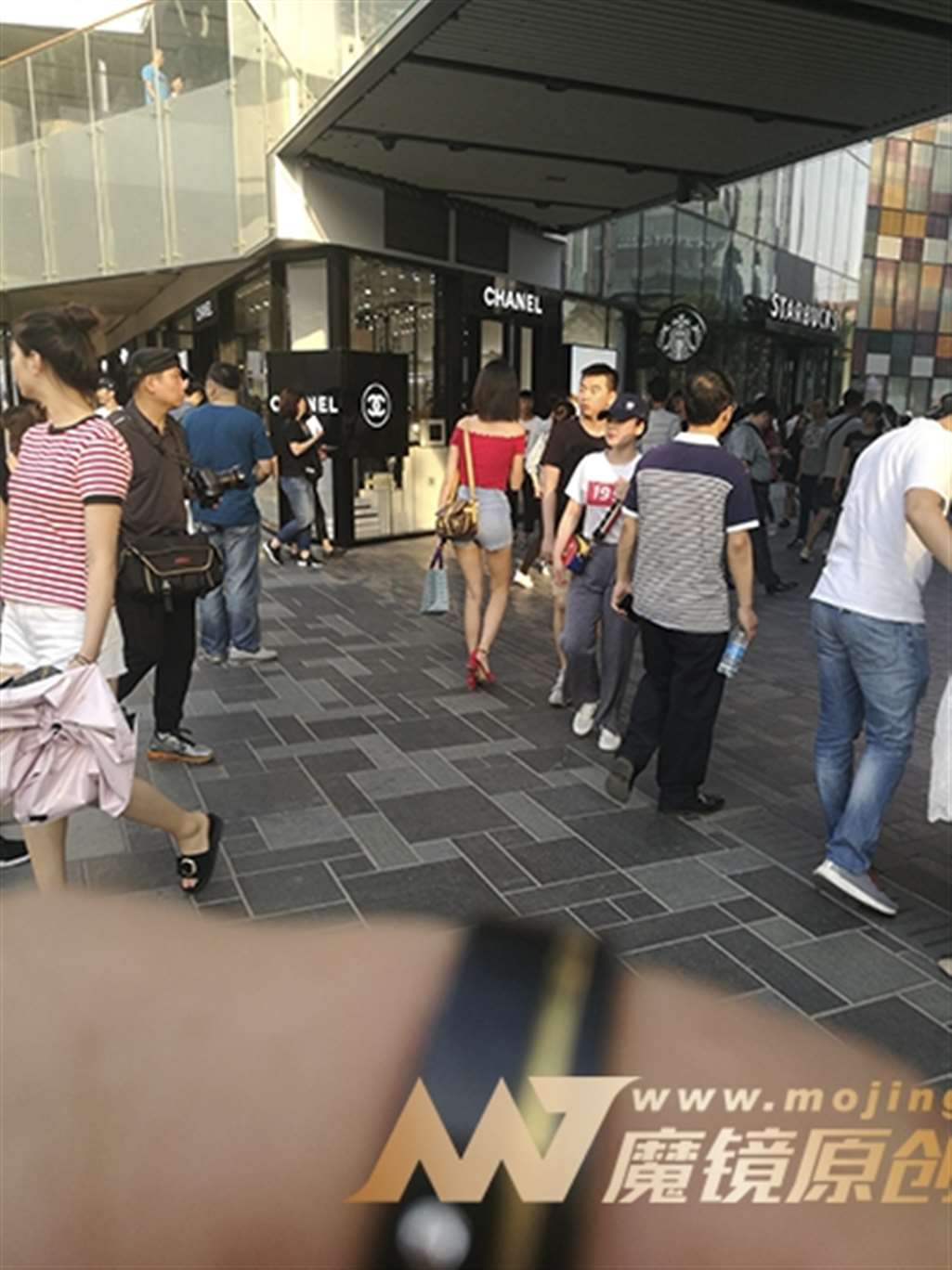 图片[2]-【赛德克赛帖】靓丽抹胸衫 紧牛短裤女-流行馆