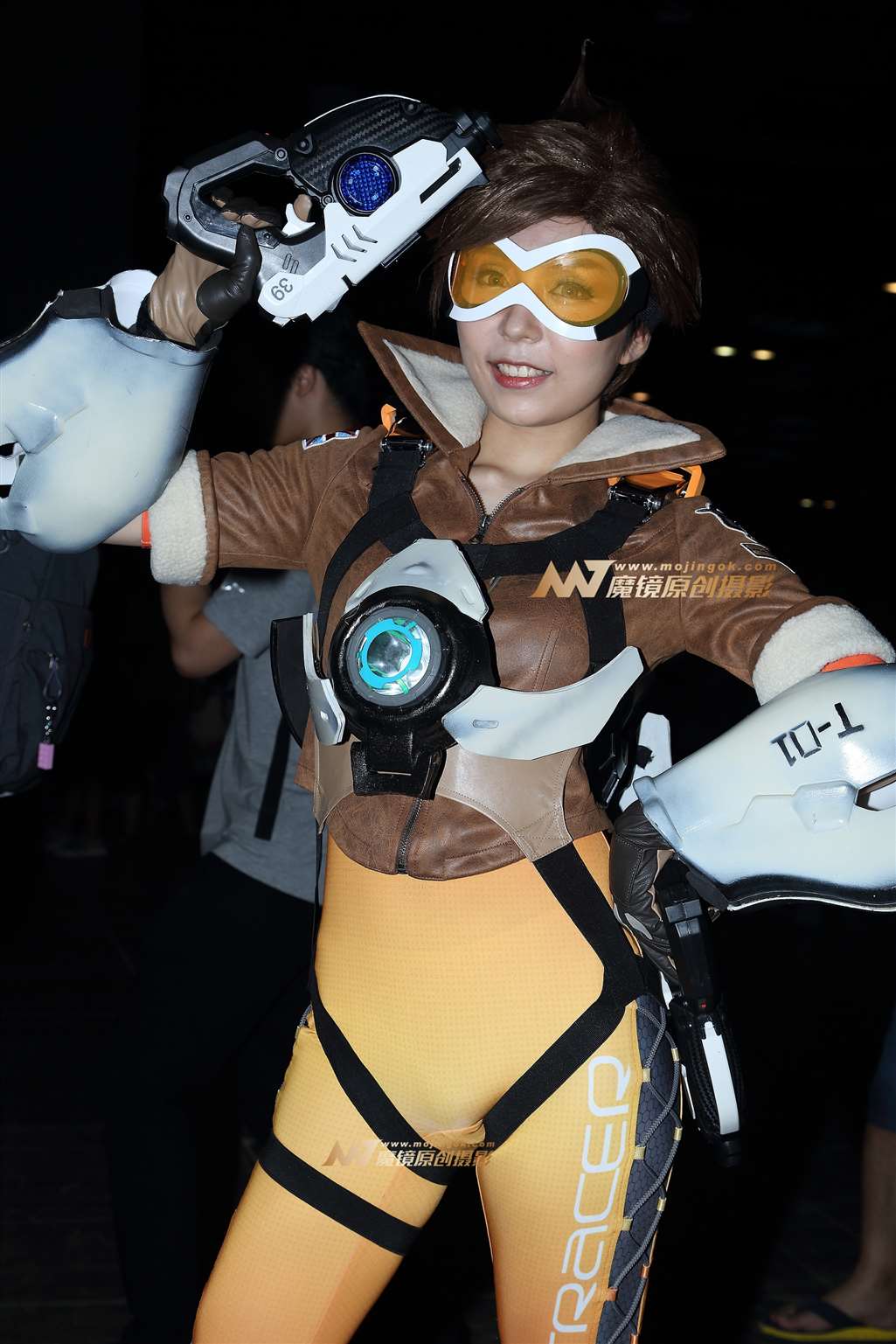 图片[4]-【番茄酱赛帖】大长腿Coser拿着小枪枪-流行馆