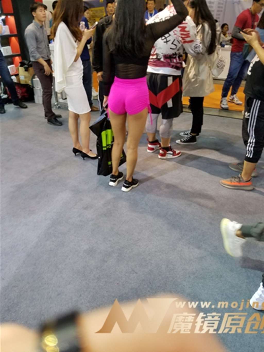 图片[3]-【番茄酱赛帖】身材火辣的热裤美女-流行馆
